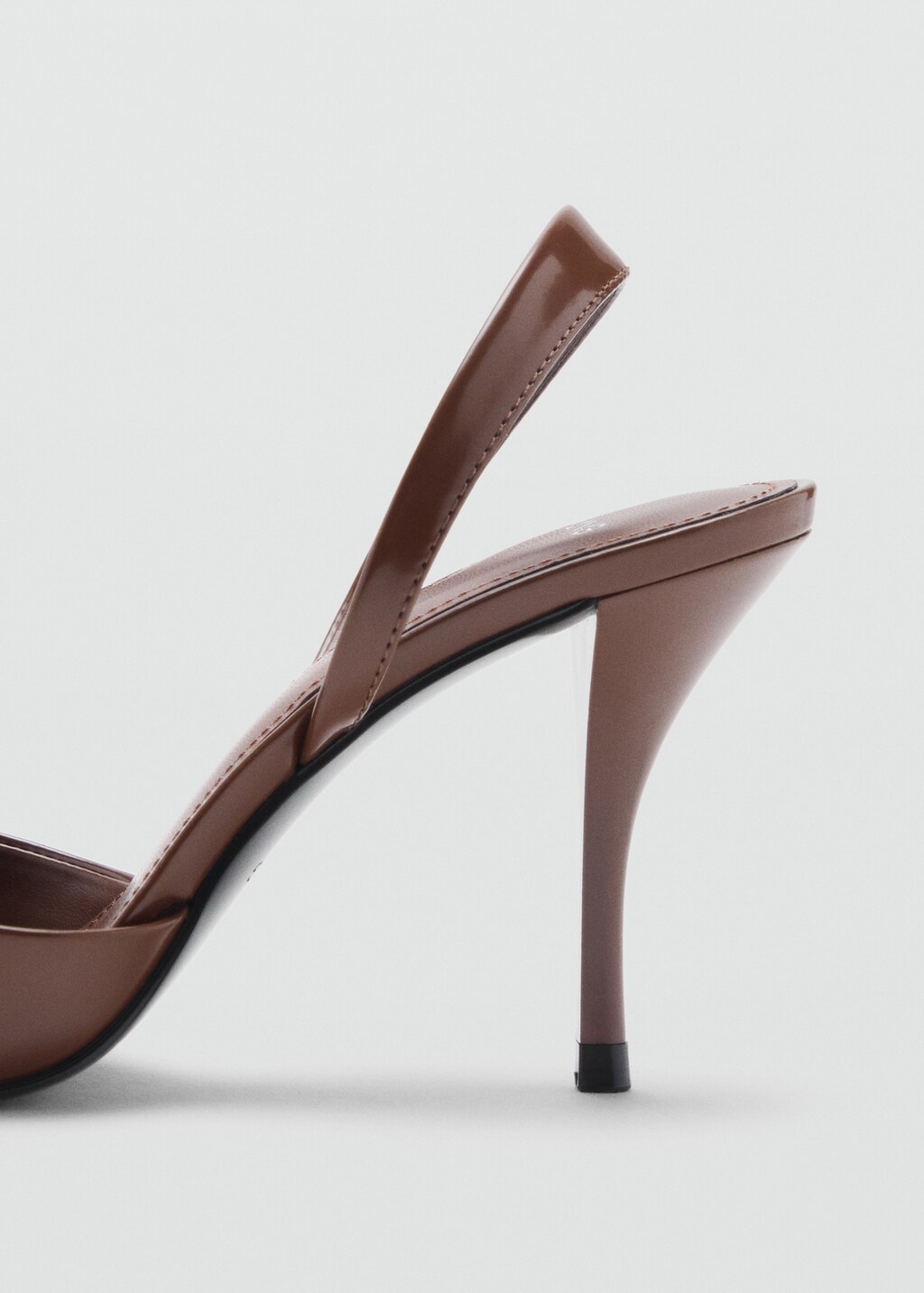 Patent leather pointed toe pump