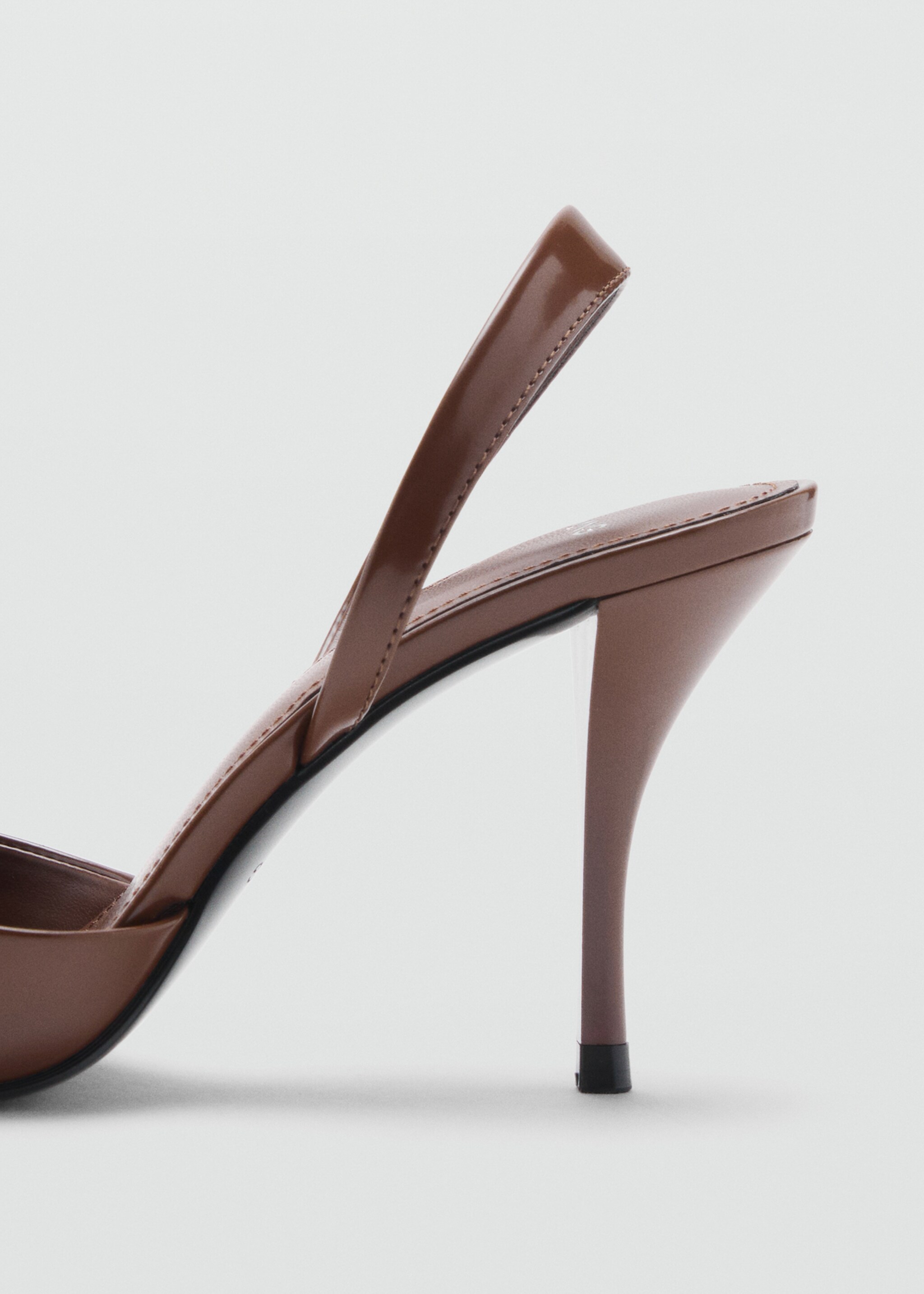 Pointed shoes with patent leather effect - Details of the article 1, Cognac. Ref: 17046351-00.