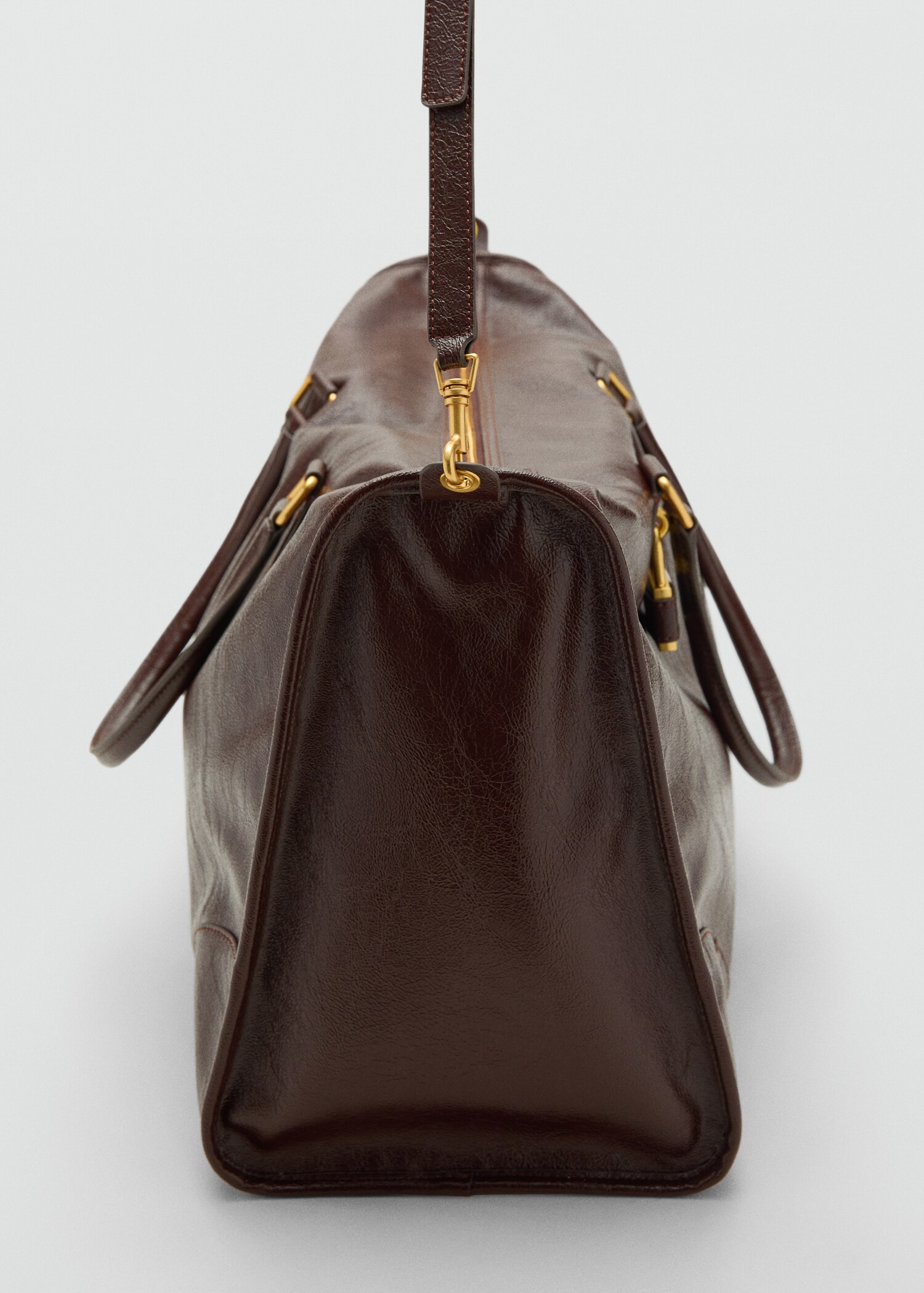 Maxi bag with shiny finish and handles - Details of the article 2