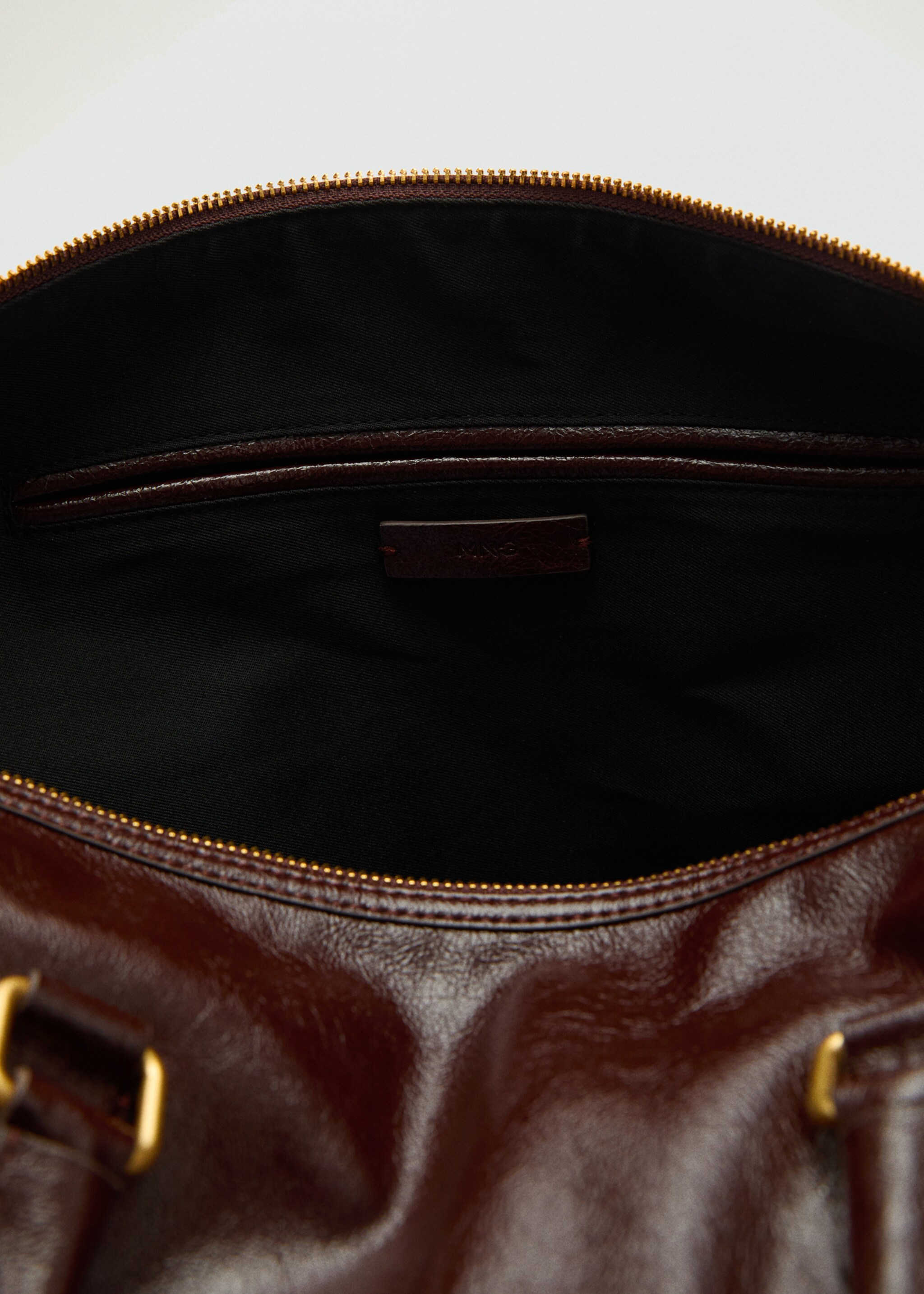 Maxi rectangular handbag with handles - Details of the article 3, Chocolate. Ref: 17046352-00.