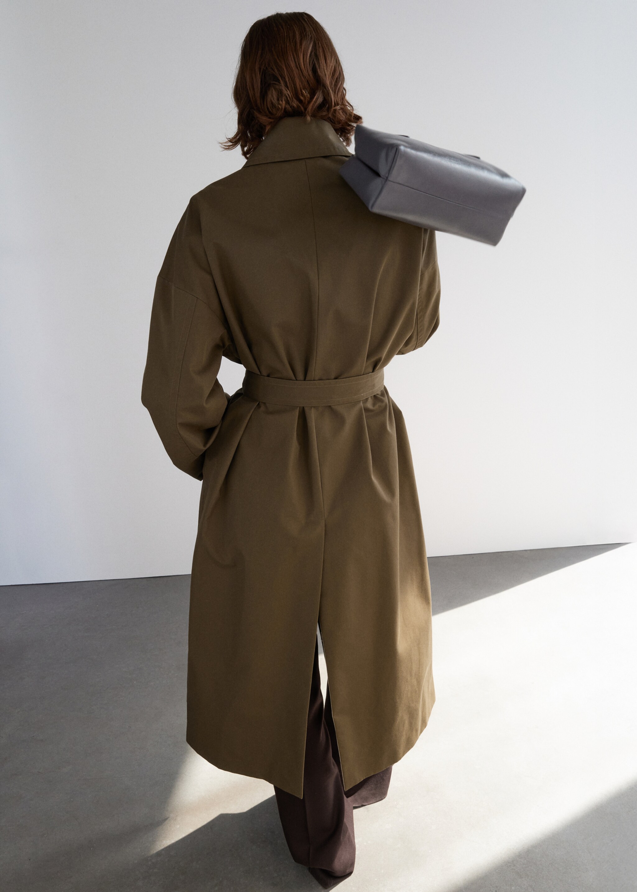 Long cotton trench coat with concealed buttons - Reverse of the article, Medium Brown. Ref: 17046361-00.