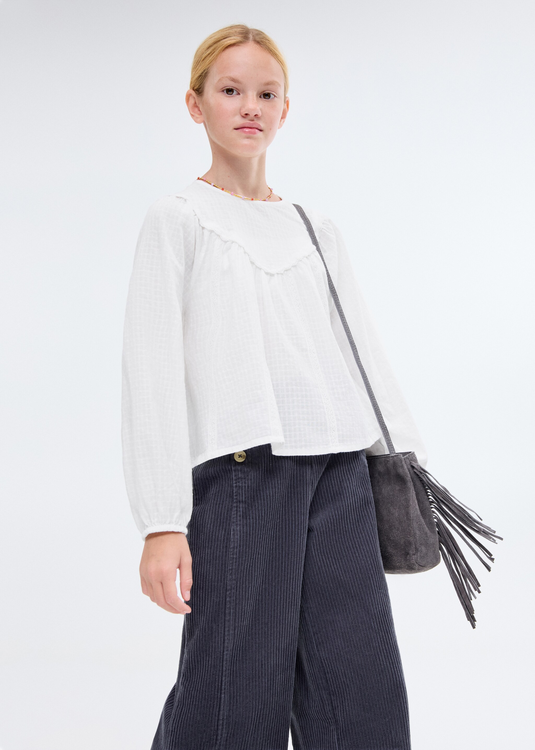 Blouse with lace trim details - Medium plane, White. Ref: 17046726-00.