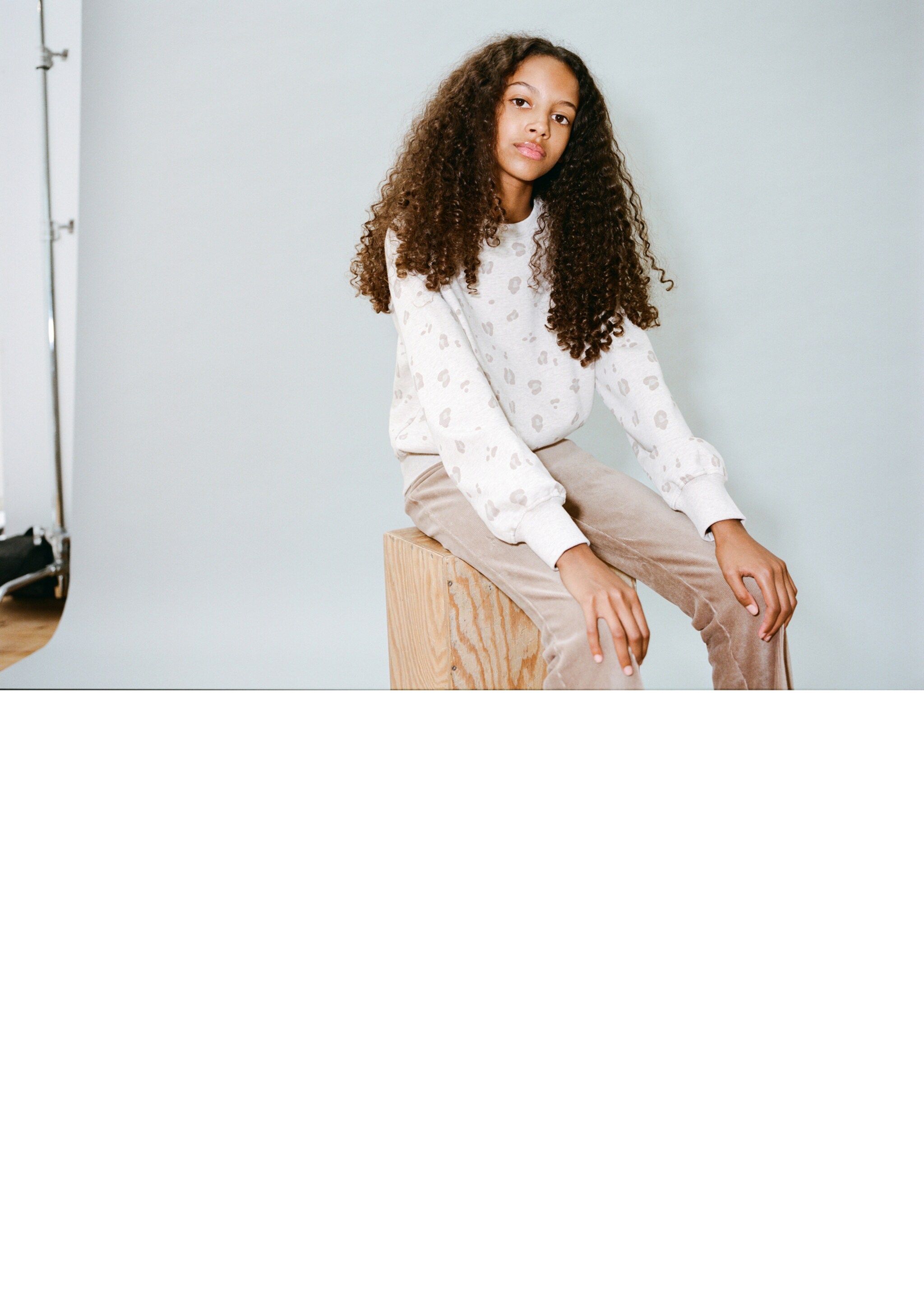 Leopard cotton sweatshirt - Details of the article 6, Sand. Ref: 17046730-00.