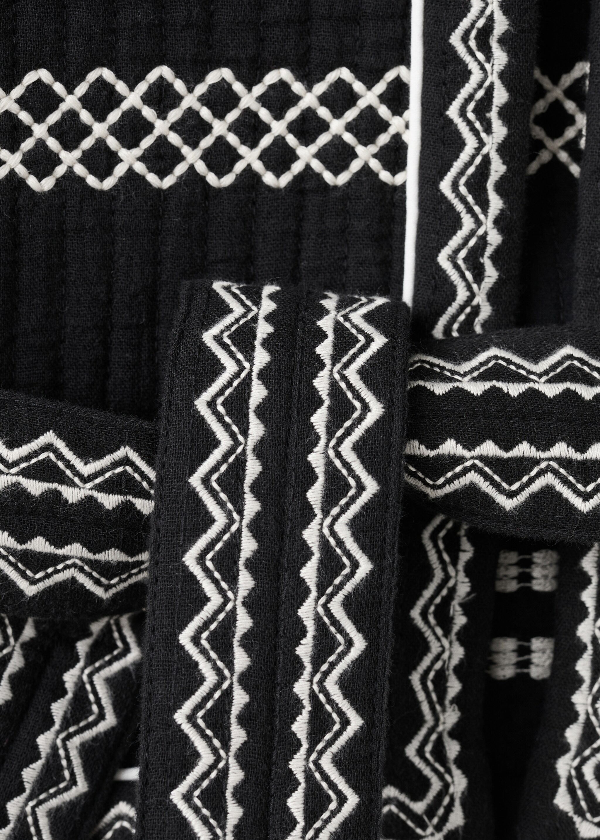 Embroidered gilet with belt - Details of the article 8, Black. Ref: 17046738-00.