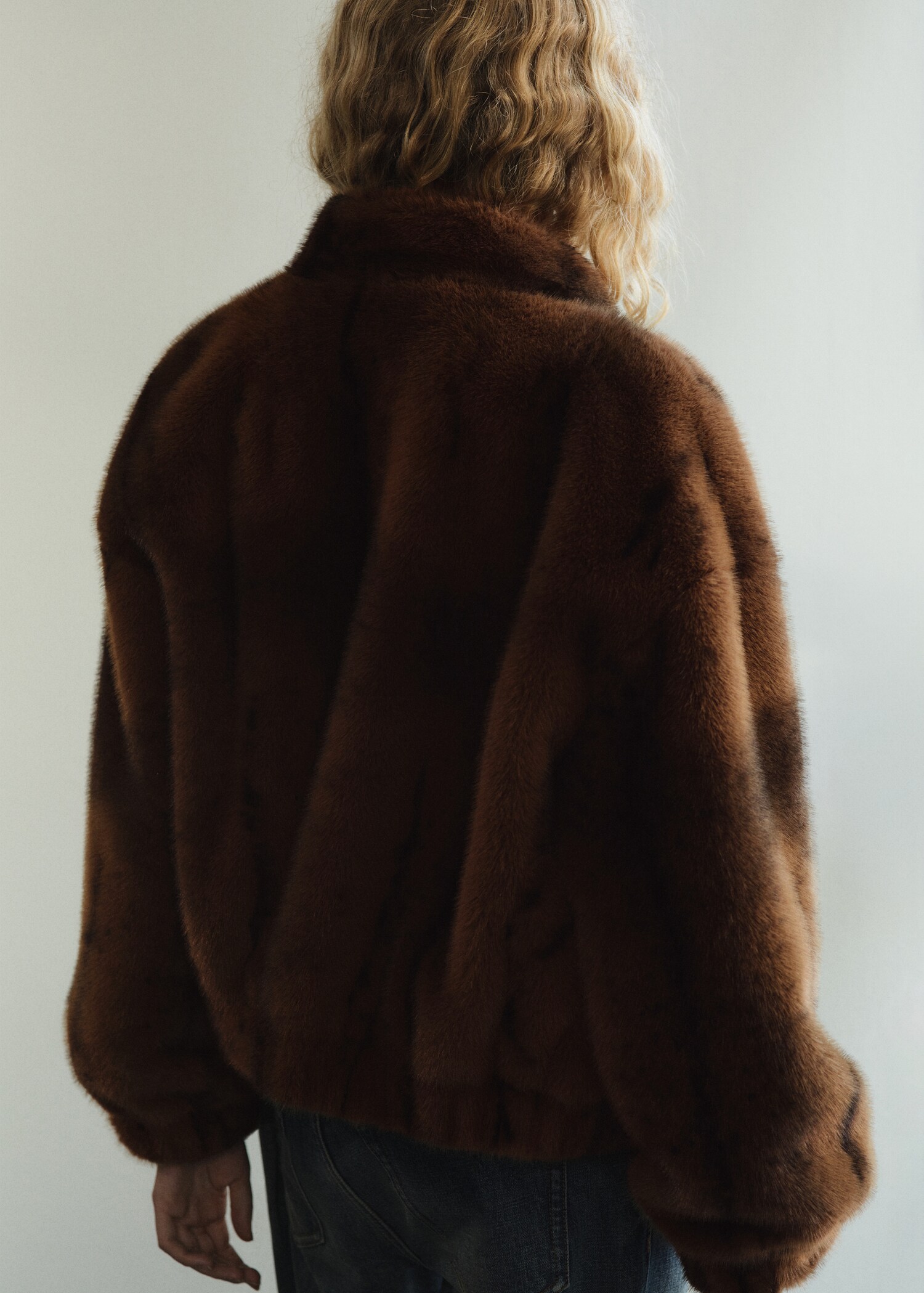 Fur-effect jacket with pockets - Reverse of the article