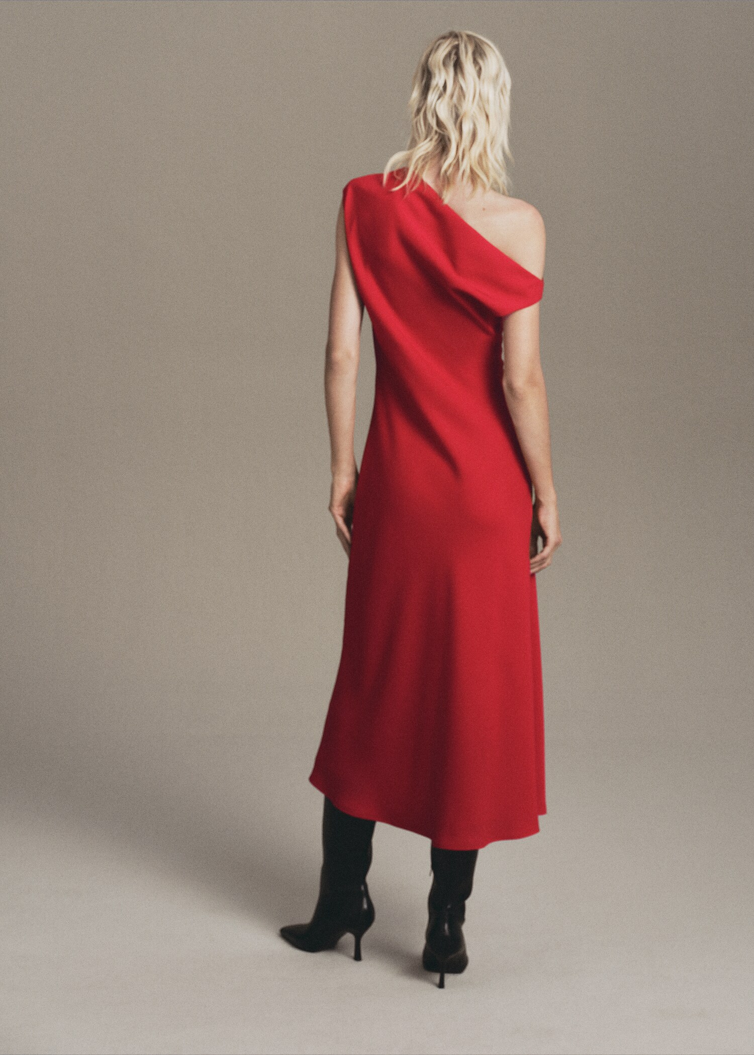 A-line dress with asymmetrical neckline - Reverse of the article