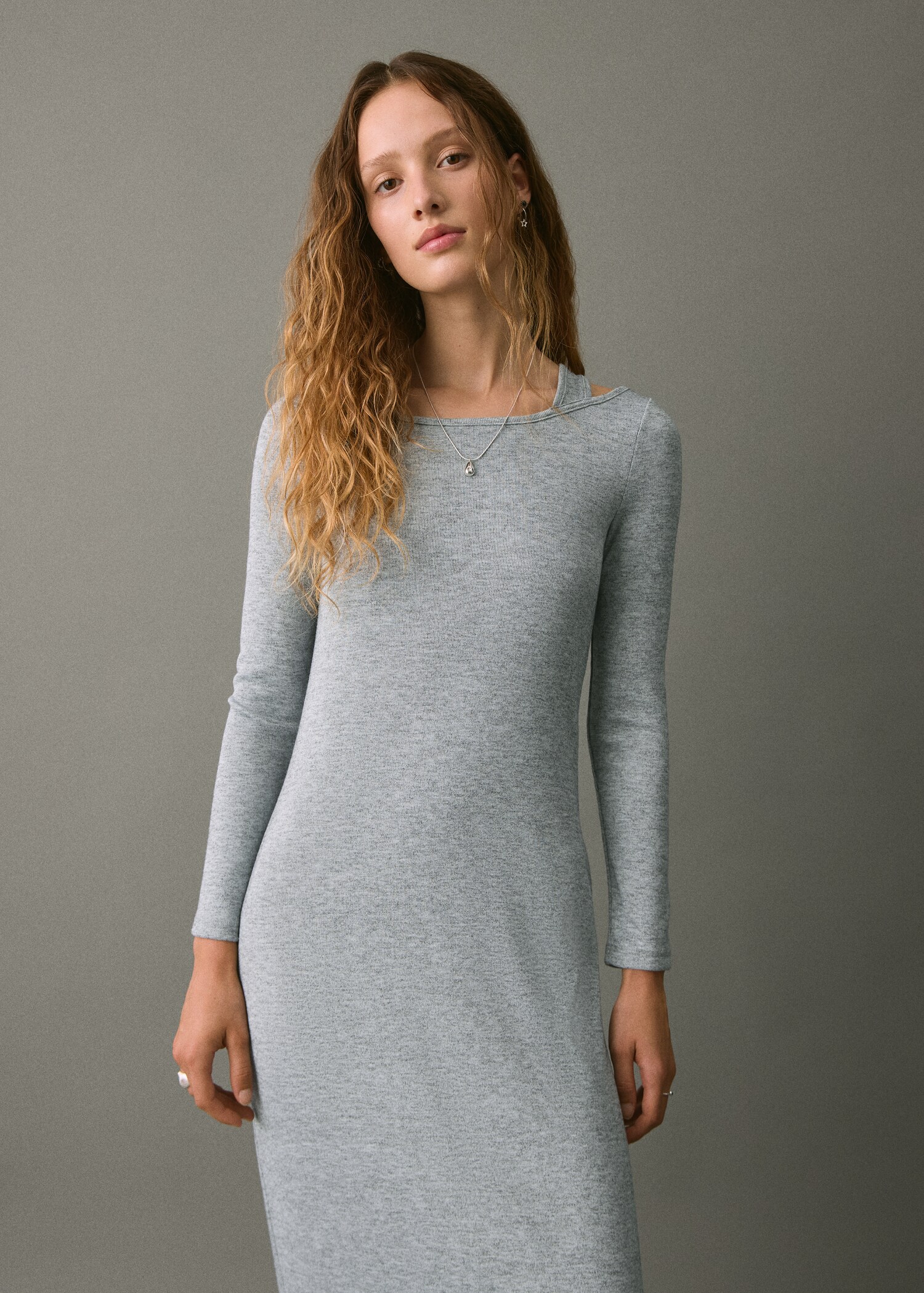 Long dress with cut-out - Medium plane