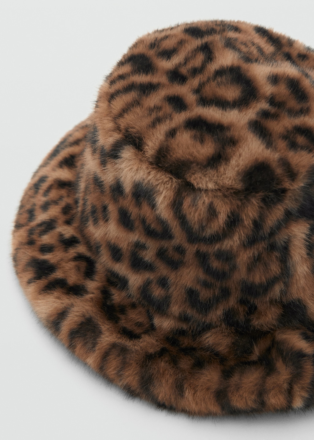 Leopard-print fur-effect bucket hat