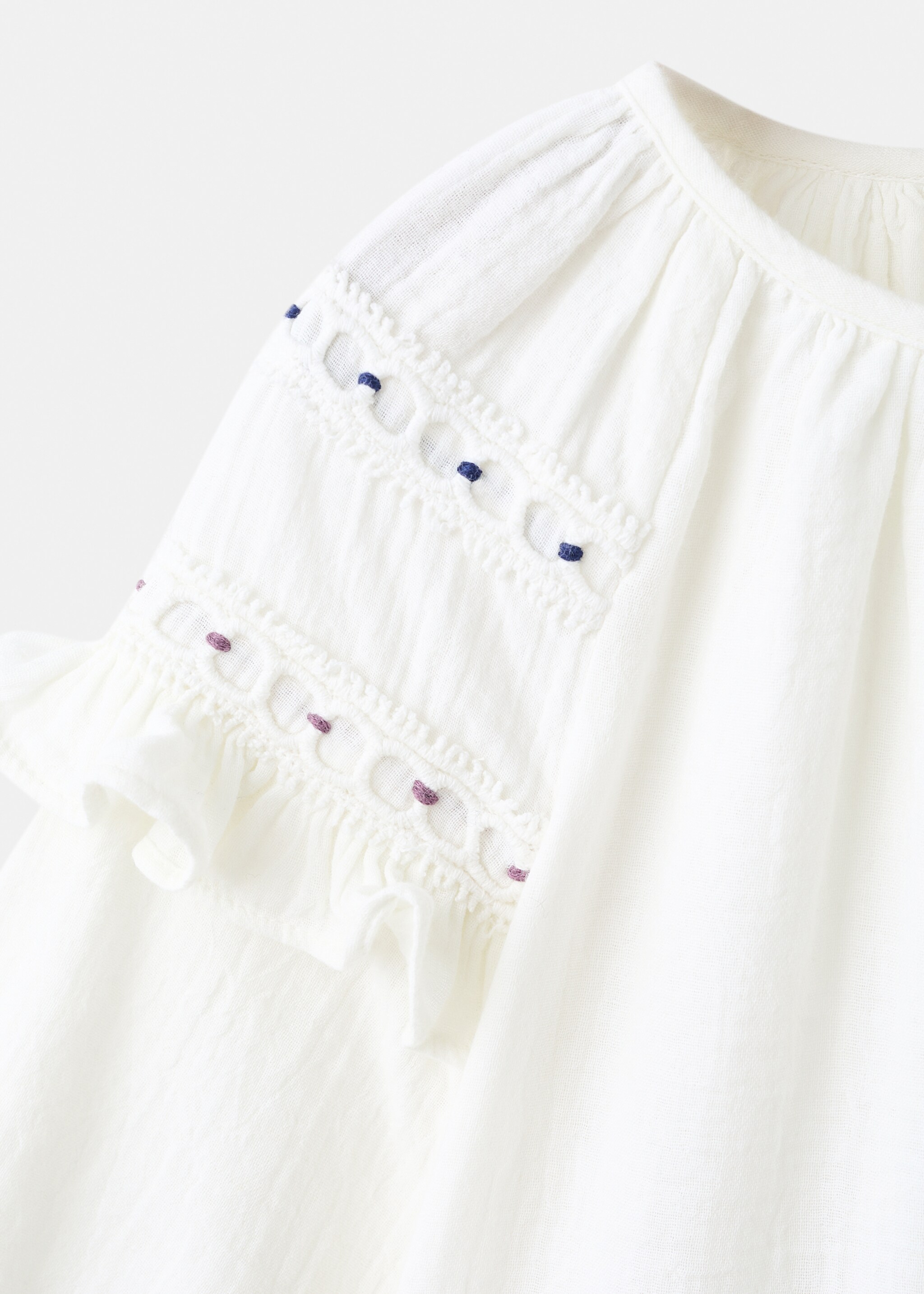 Blouse becca - Details of the article 8, Ecru. Ref: 17047767-00.