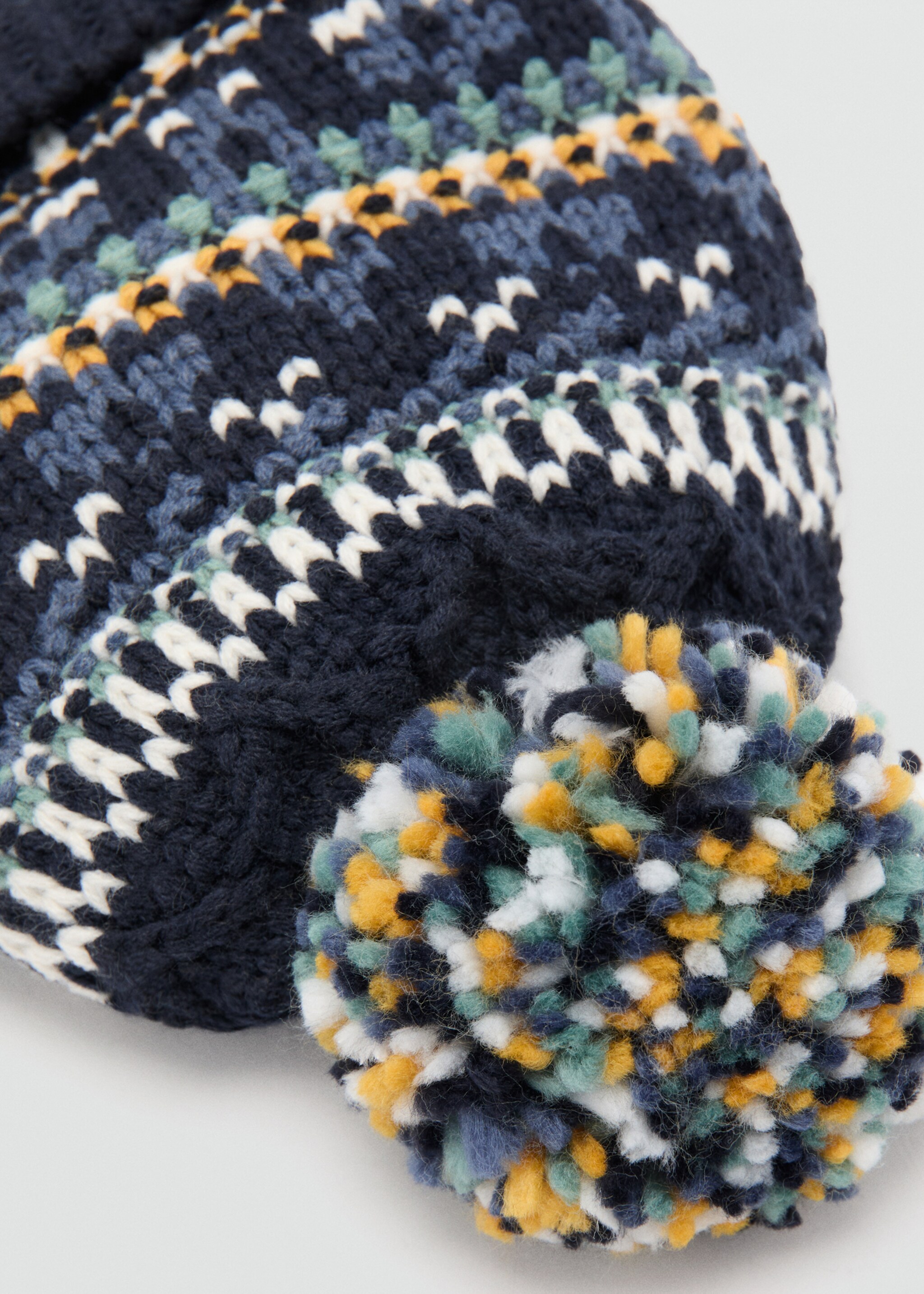 Knitted bobble hat - Details of the article 1, Navy. Ref: 17047775-00.