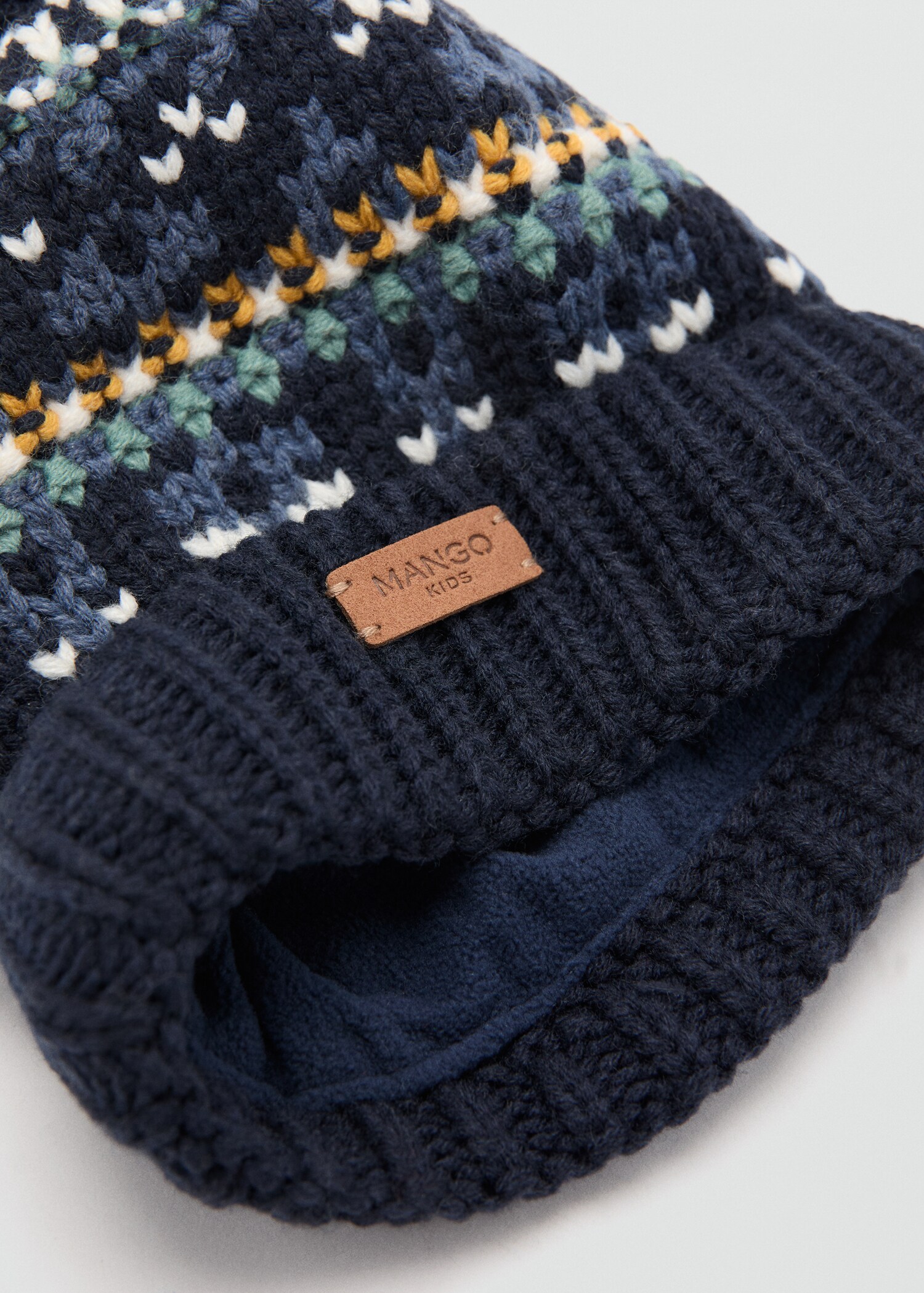 Gorro punto borla - Plano medio