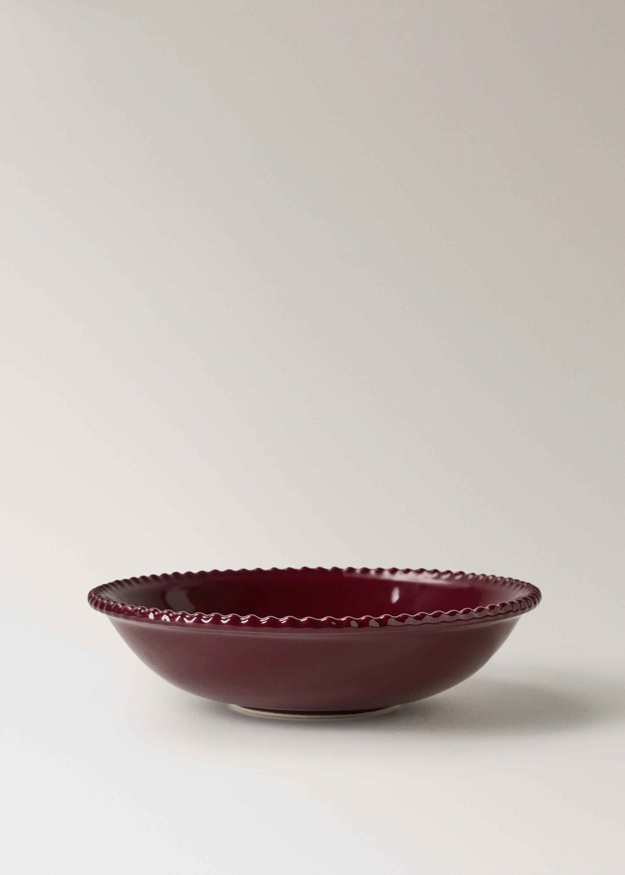 Duboki tanjur od reljefne kamenine - Detalji artikla 1, Crvena. Ref: 17047777-00.