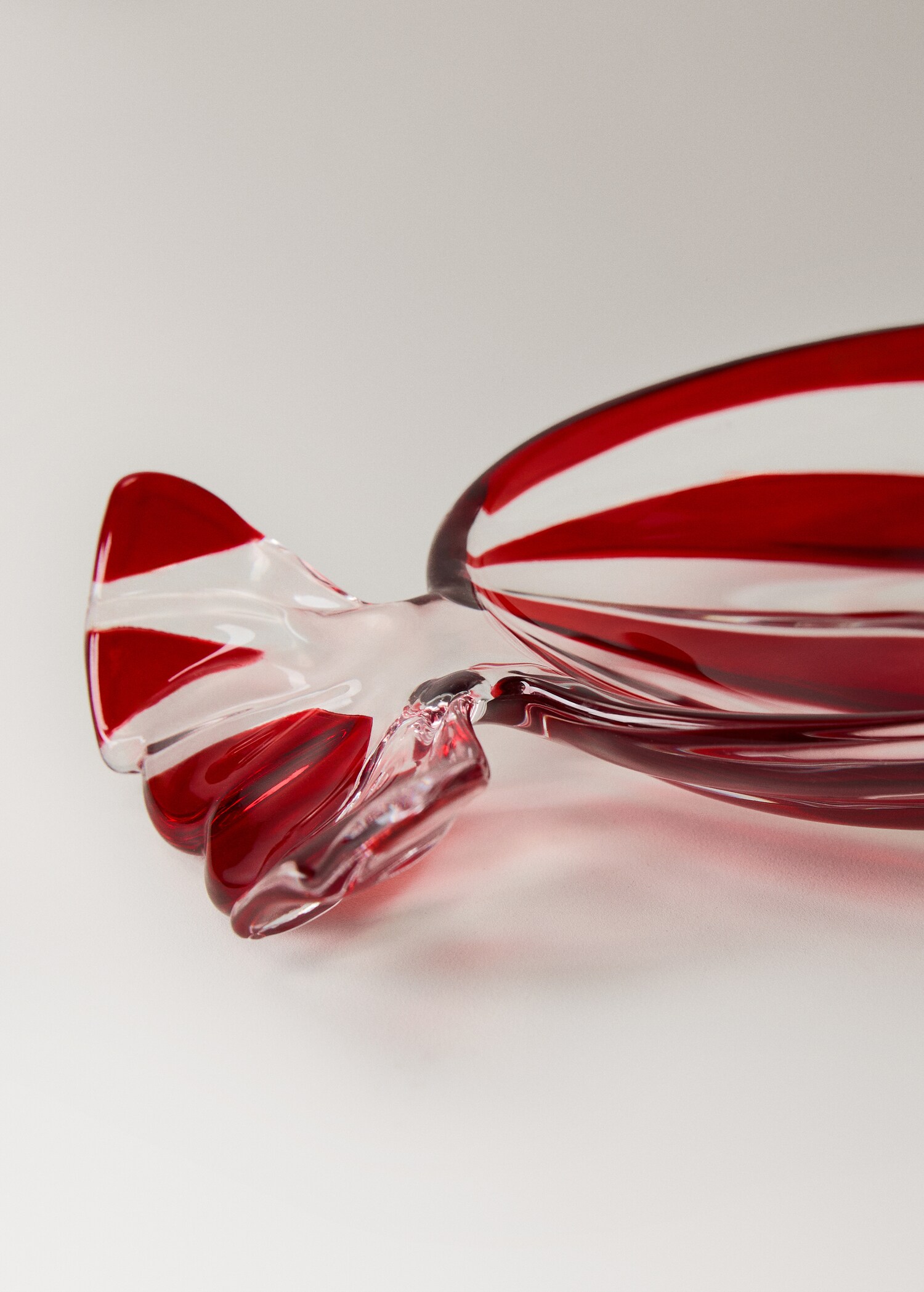 Glass tray with ribbon lines - Details of the article 1