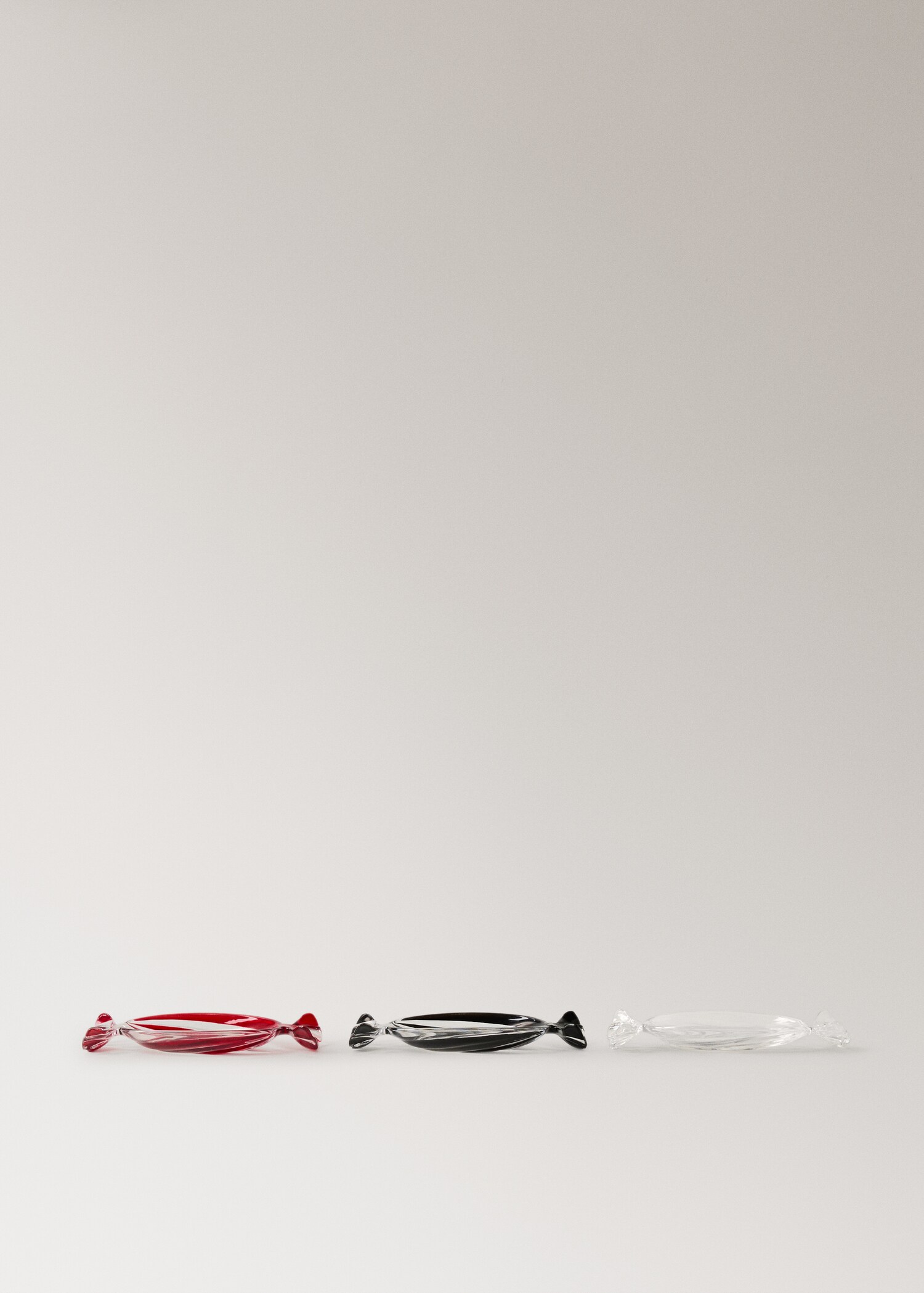 Glass tray with ribbon lines - Details of the article 4