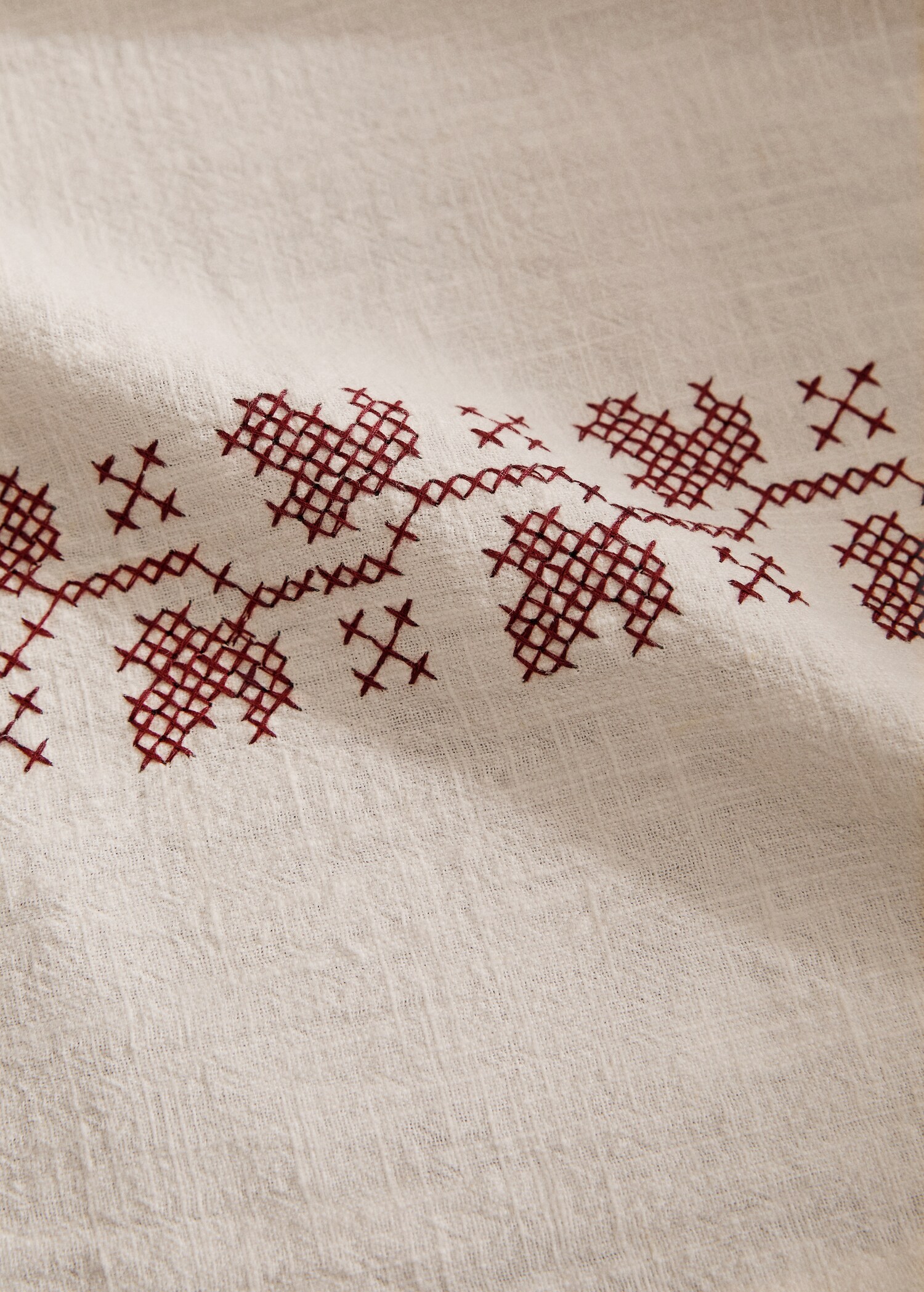 Ramie cotton tablecloth with embroidered details for 2 to 4 diners - Details of the article 7
