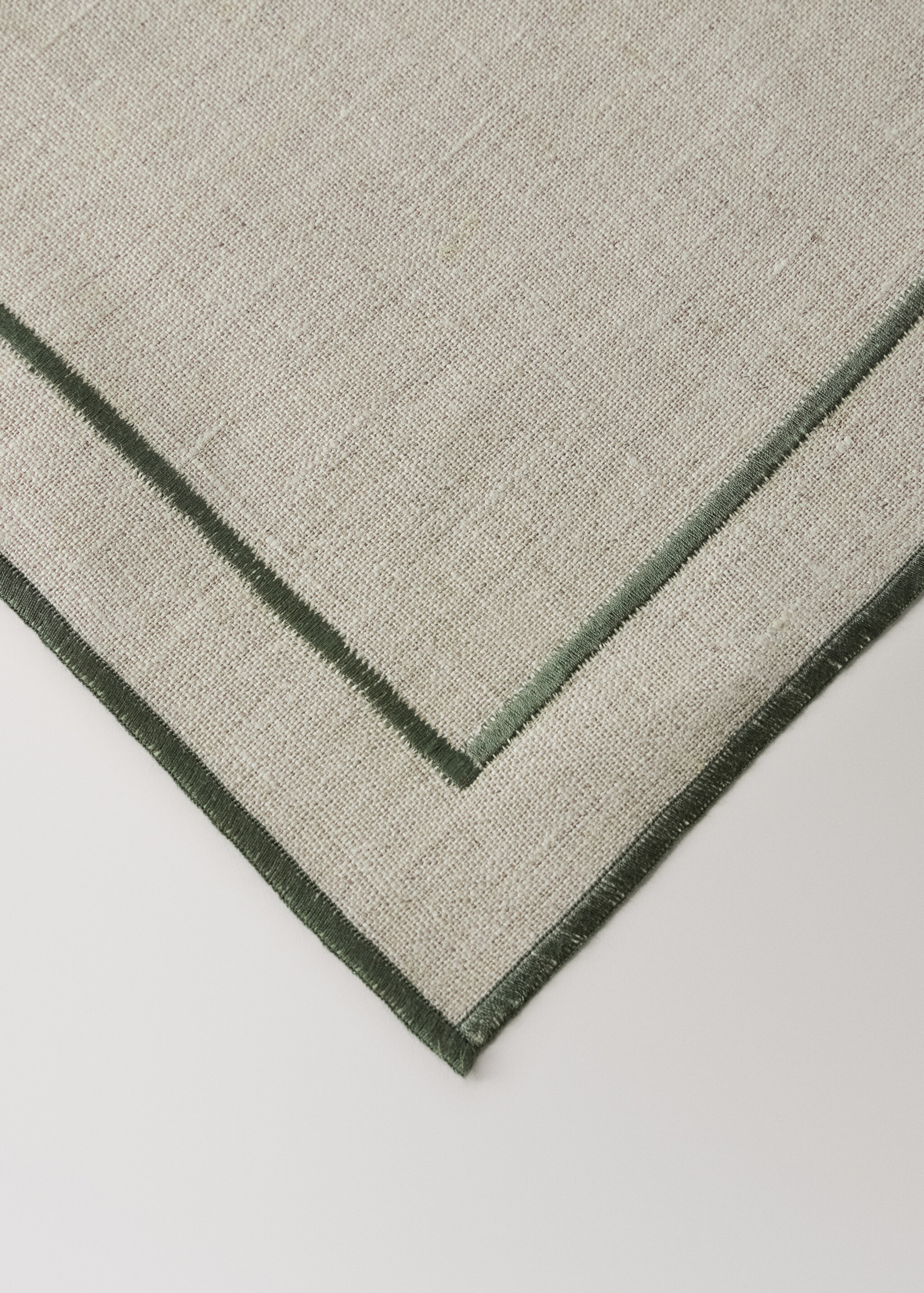 Nappe 100% lin overloock contraste - Détail de l'article 2, Vert. Ref: 17047783-00.