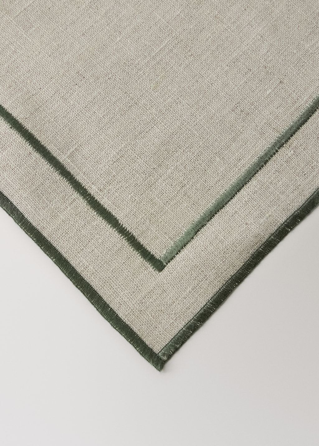 100% linen placemat with contrasting overlock stitching