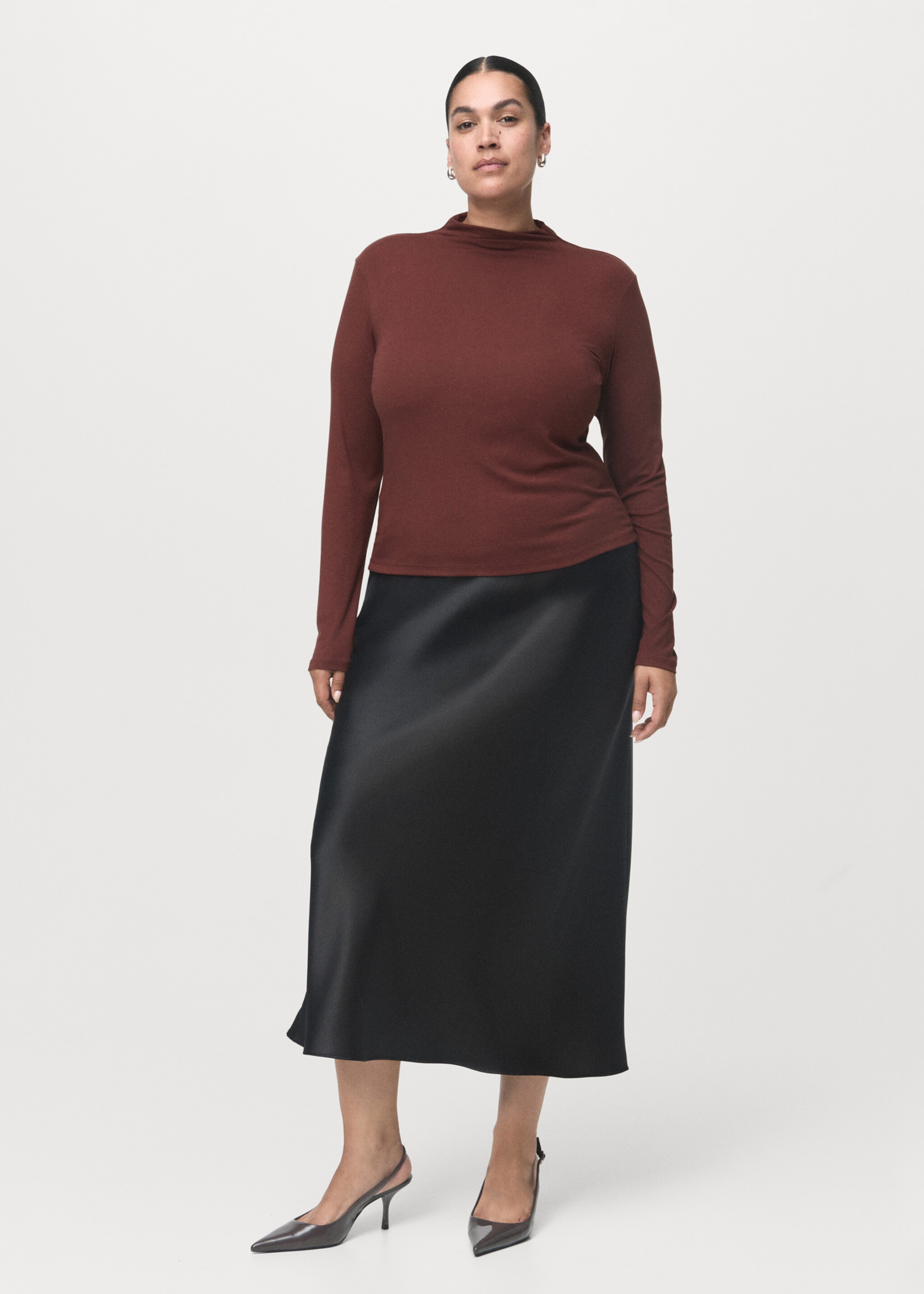 Turtleneck T-shirt - Details of the article 3, Brown. Ref: 17047784-00.