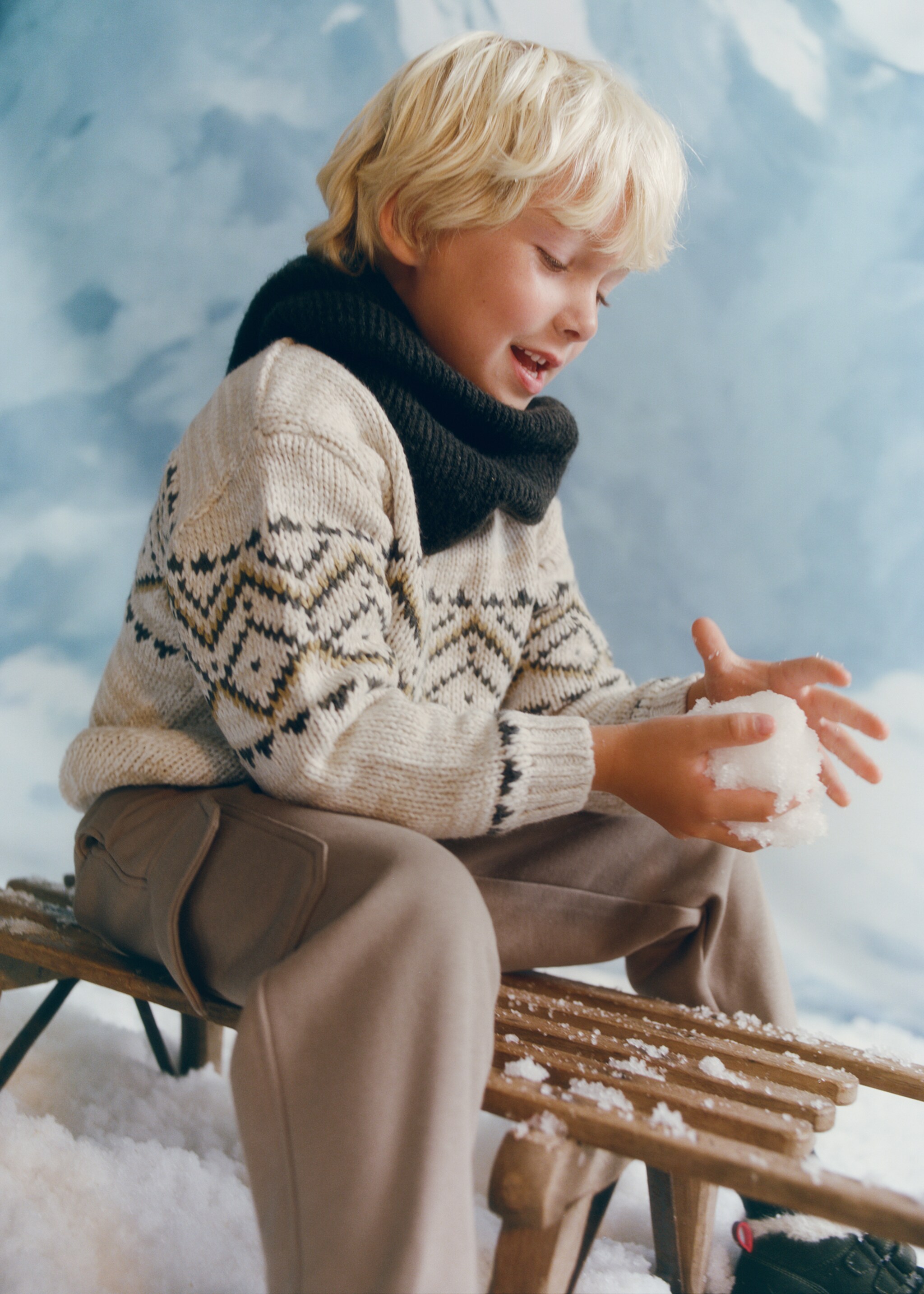 Jacquard knitted sweater - Details of the article 5, Beige. Ref: 17047787-00.