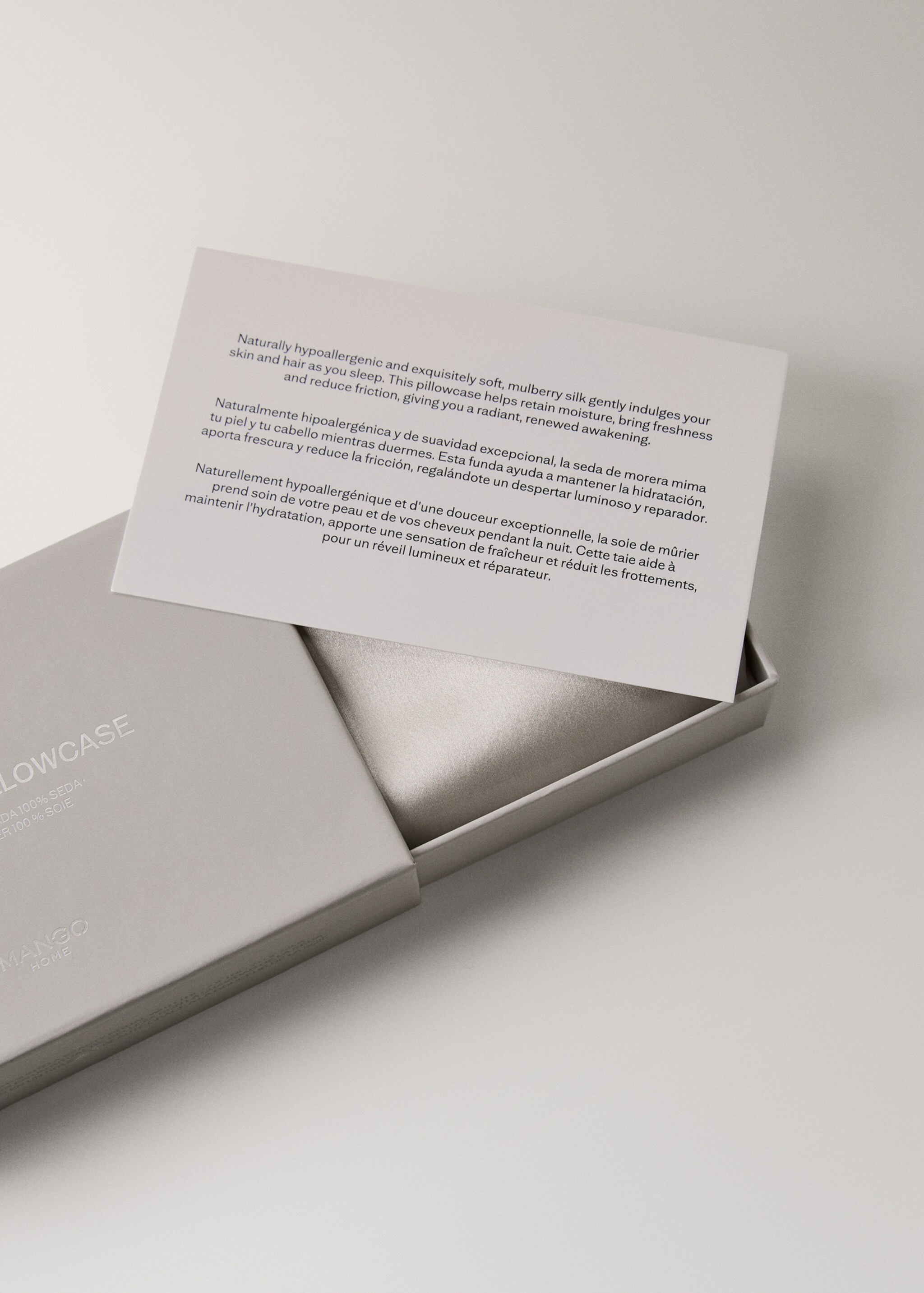100% silk pillowcase with box 50 x 75 cm - Details of the article 5, Sand. Ref: 17047790-00.