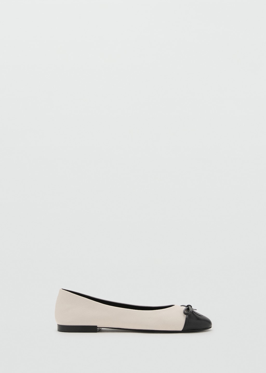 Leather ballet flats with bow