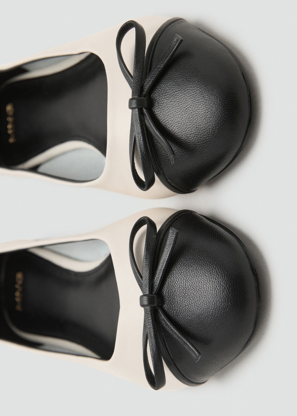 Leather ballet flats with bow