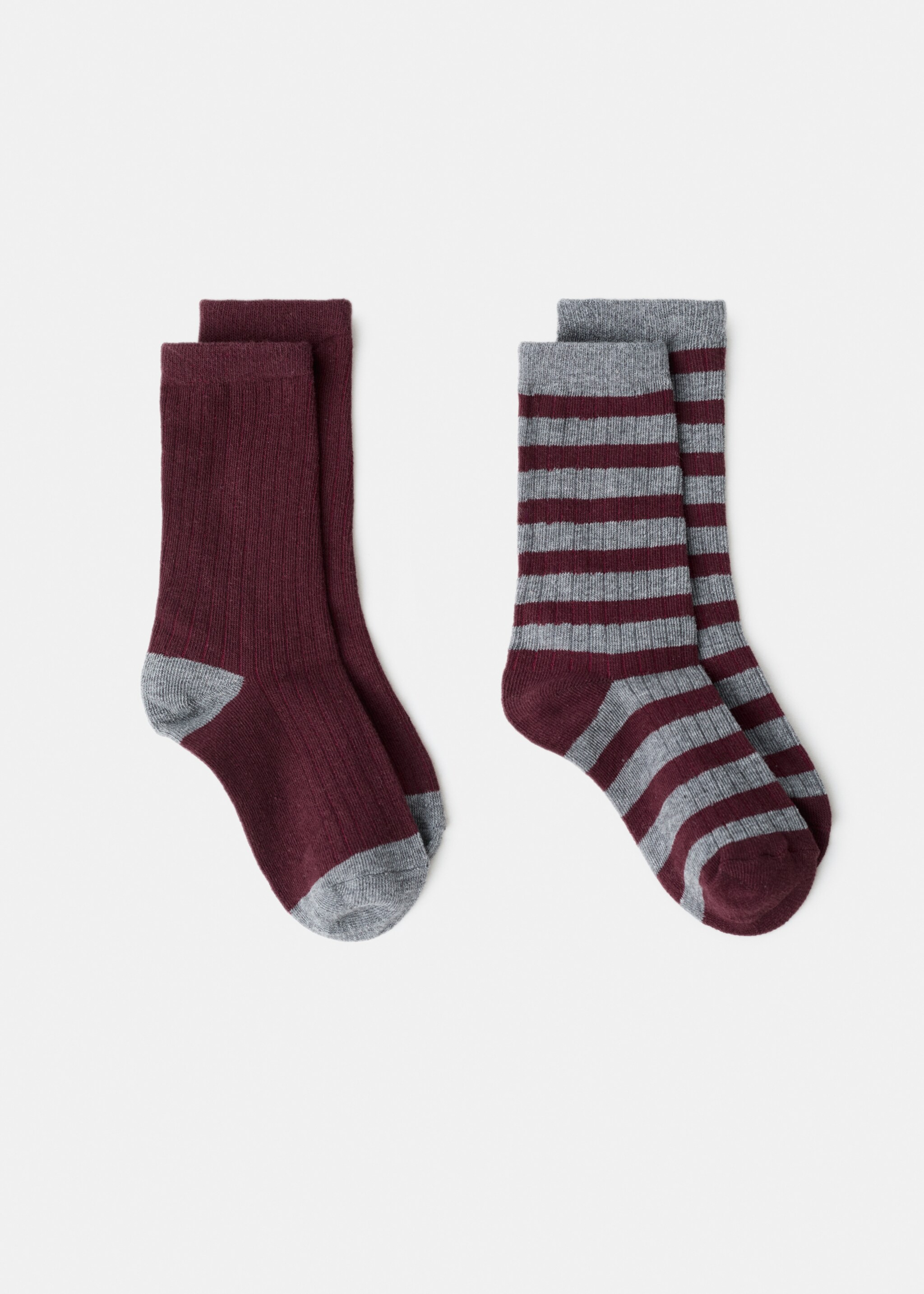 Chaussettes ribstrip - Article sans modèle, Bordeaux. Ref: 17047799-00.