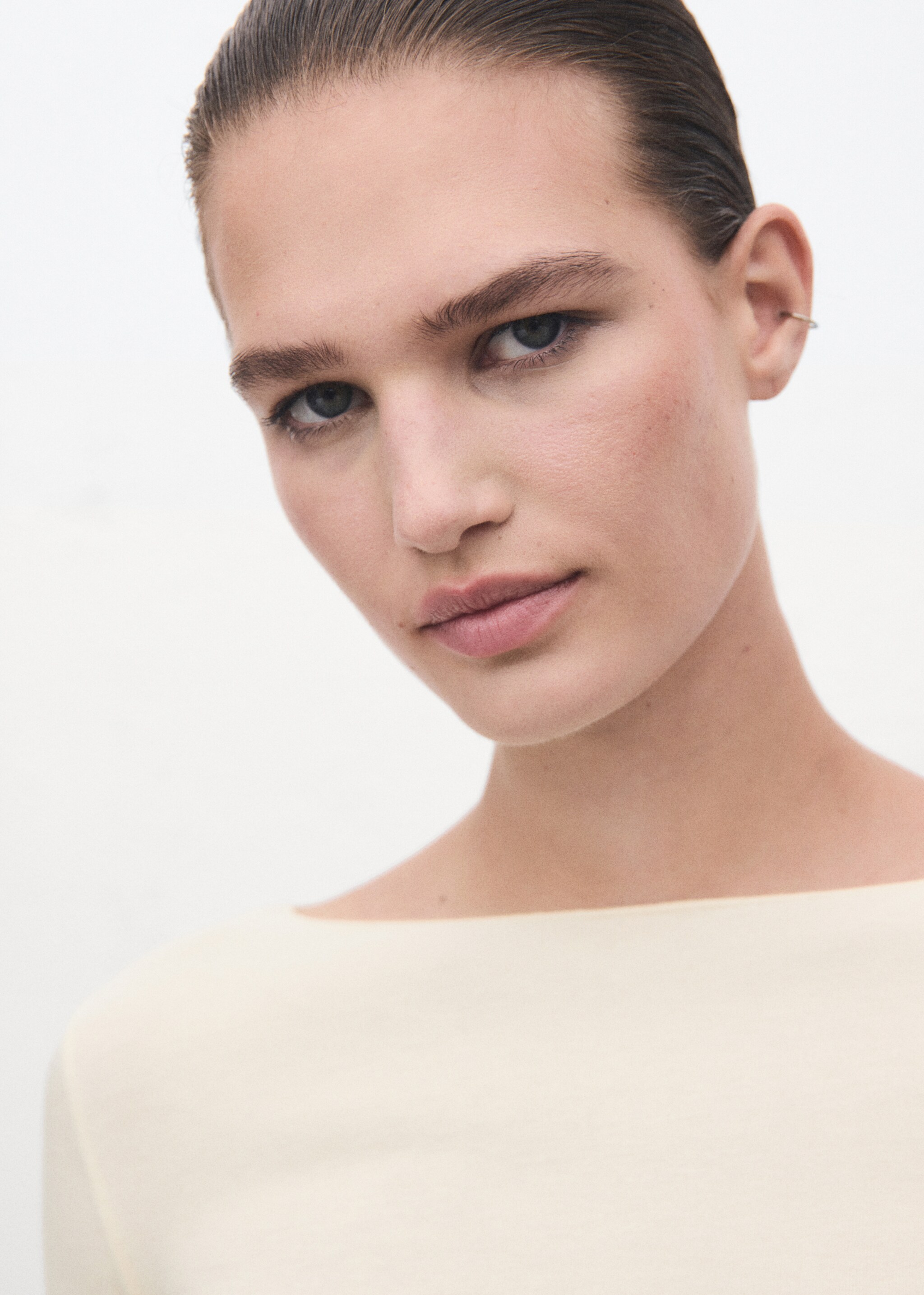 Boat neck t-shirt - Details of the article 1, Vanilla. Ref: 17047817-00.