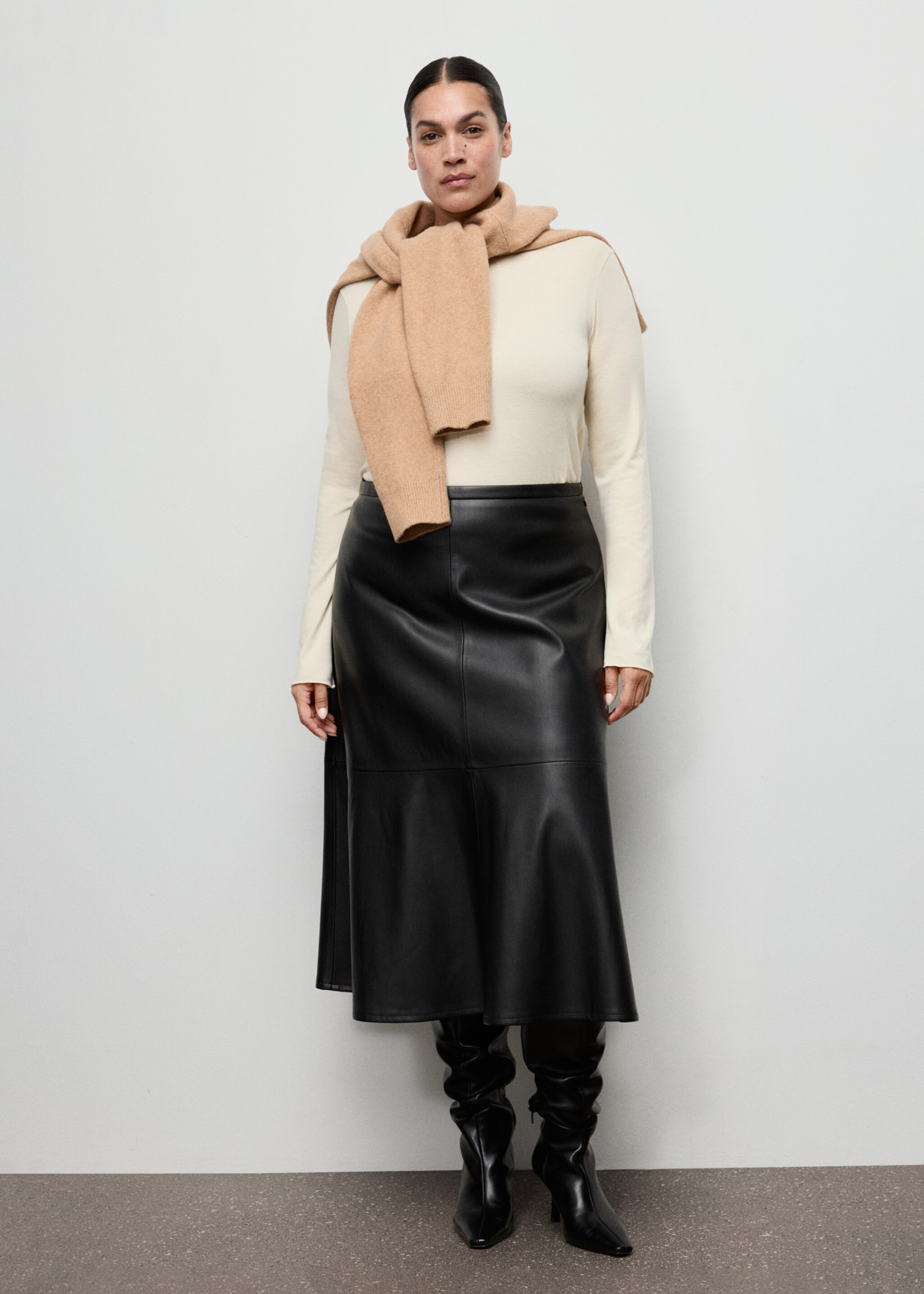 Boat neck t-shirt - Details of the article 3, Vanilla. Ref: 17047817-00.