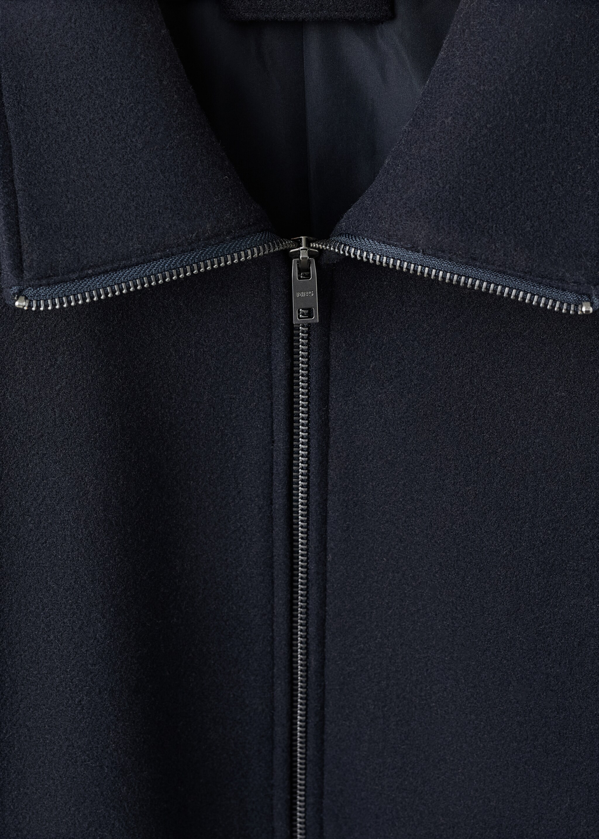 Getextureerd jasje met rits - Detail van het artikel 8, Marineblauw. Ref: 17047886-00.
