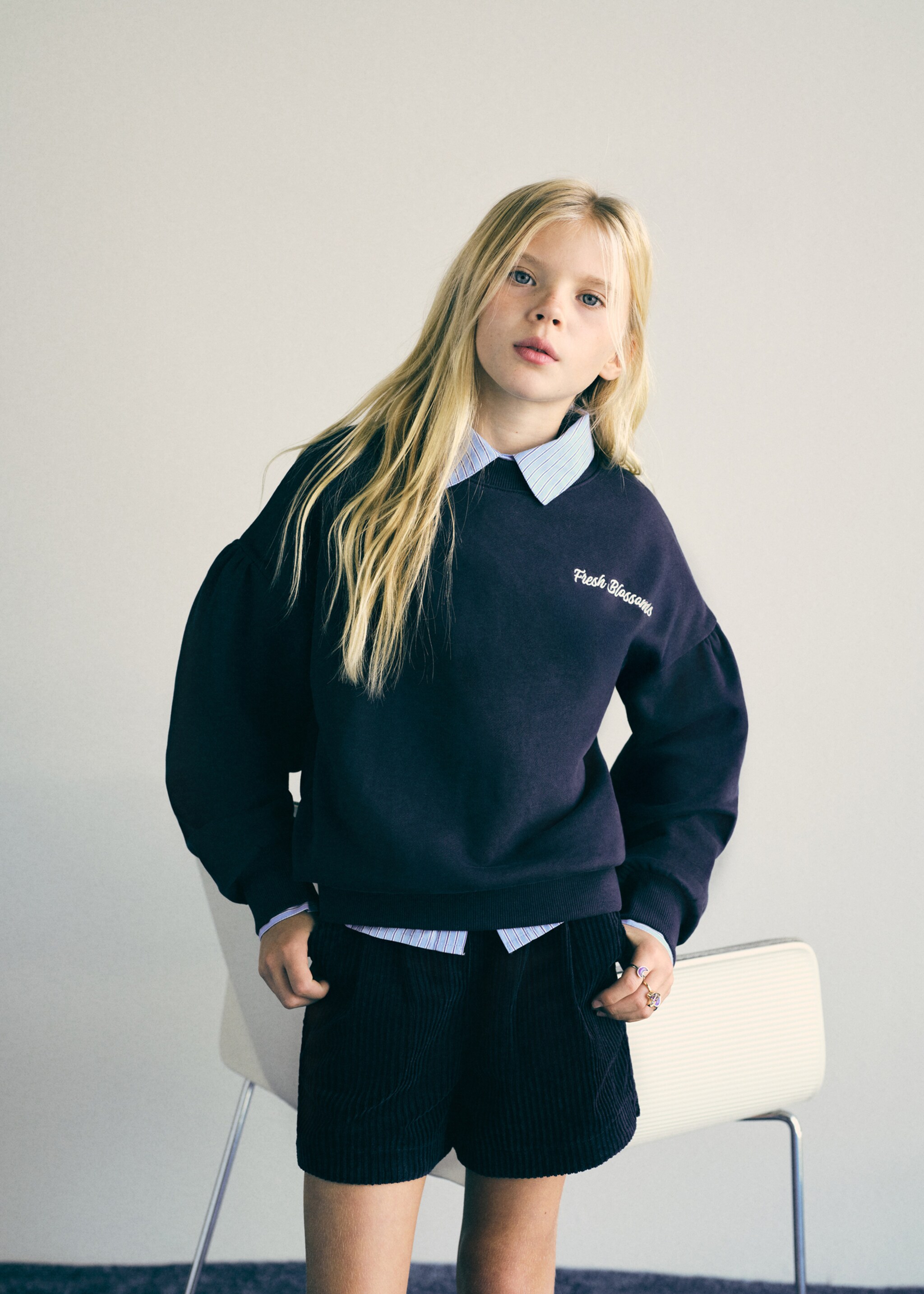 Gemustertes Sweatshirt mit Stickerei - Detail des Artikels 5, Marineblau. Ref: 17047890-00.