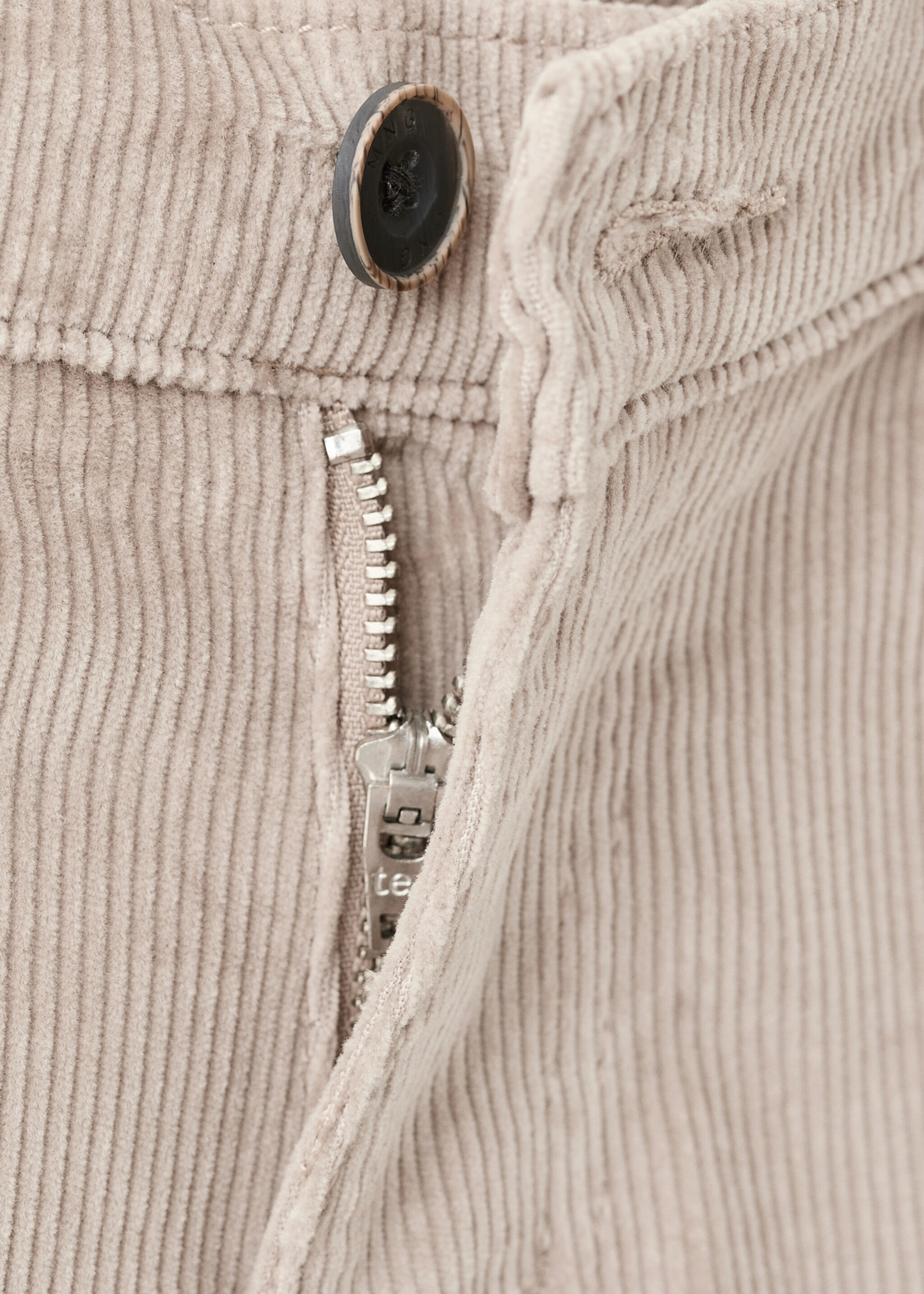 Corduroy cargo trousers - Details of the article 8, Sand. Ref: 17047894-00.