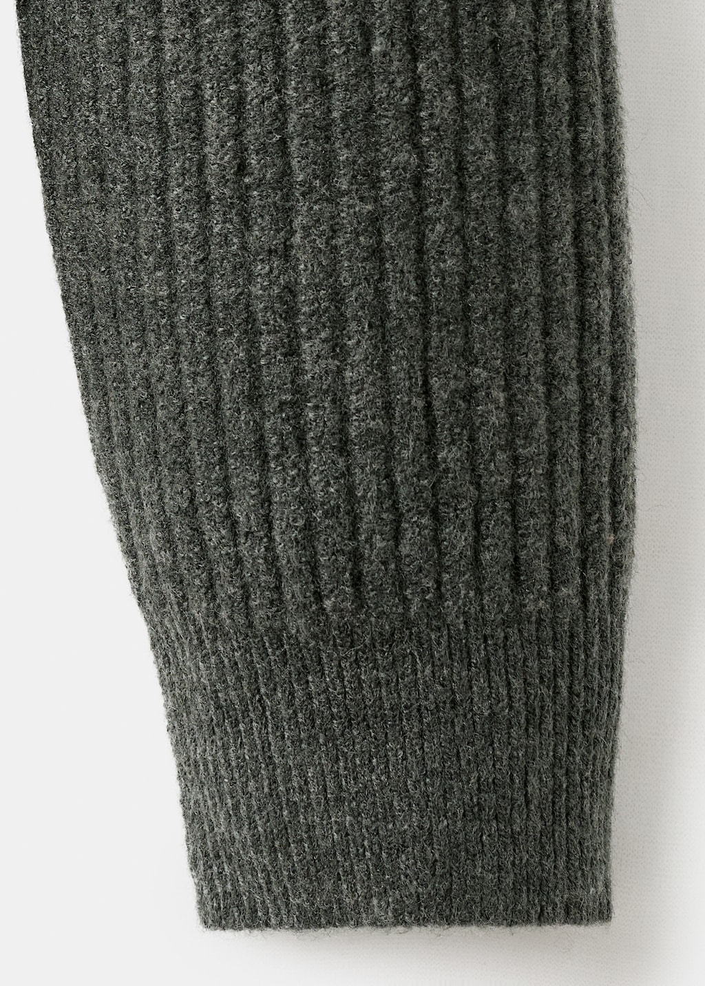 Ribbed-knit cardigan with zipper