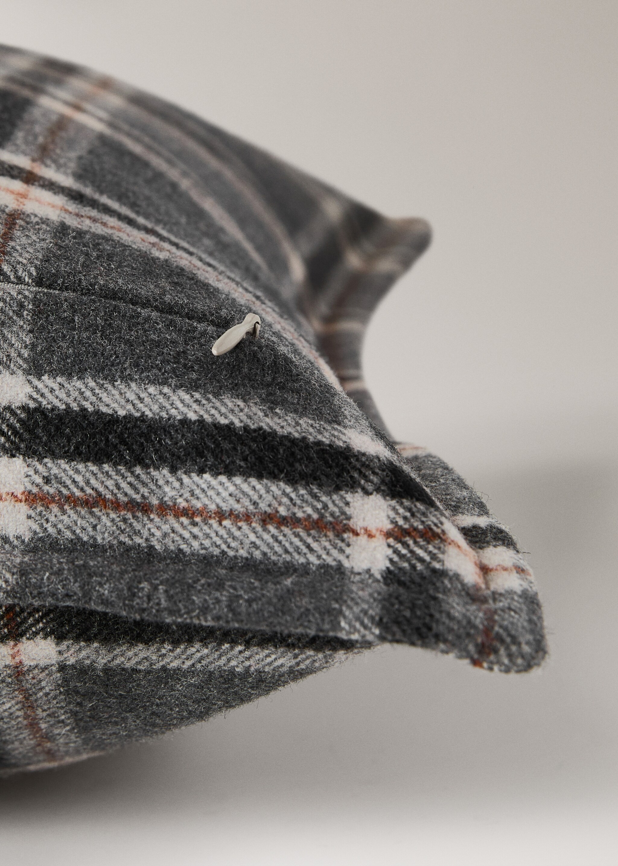Wool check cushion cover 40x60 cm - Details of the article 3, Grey. Ref: 17047901-00.