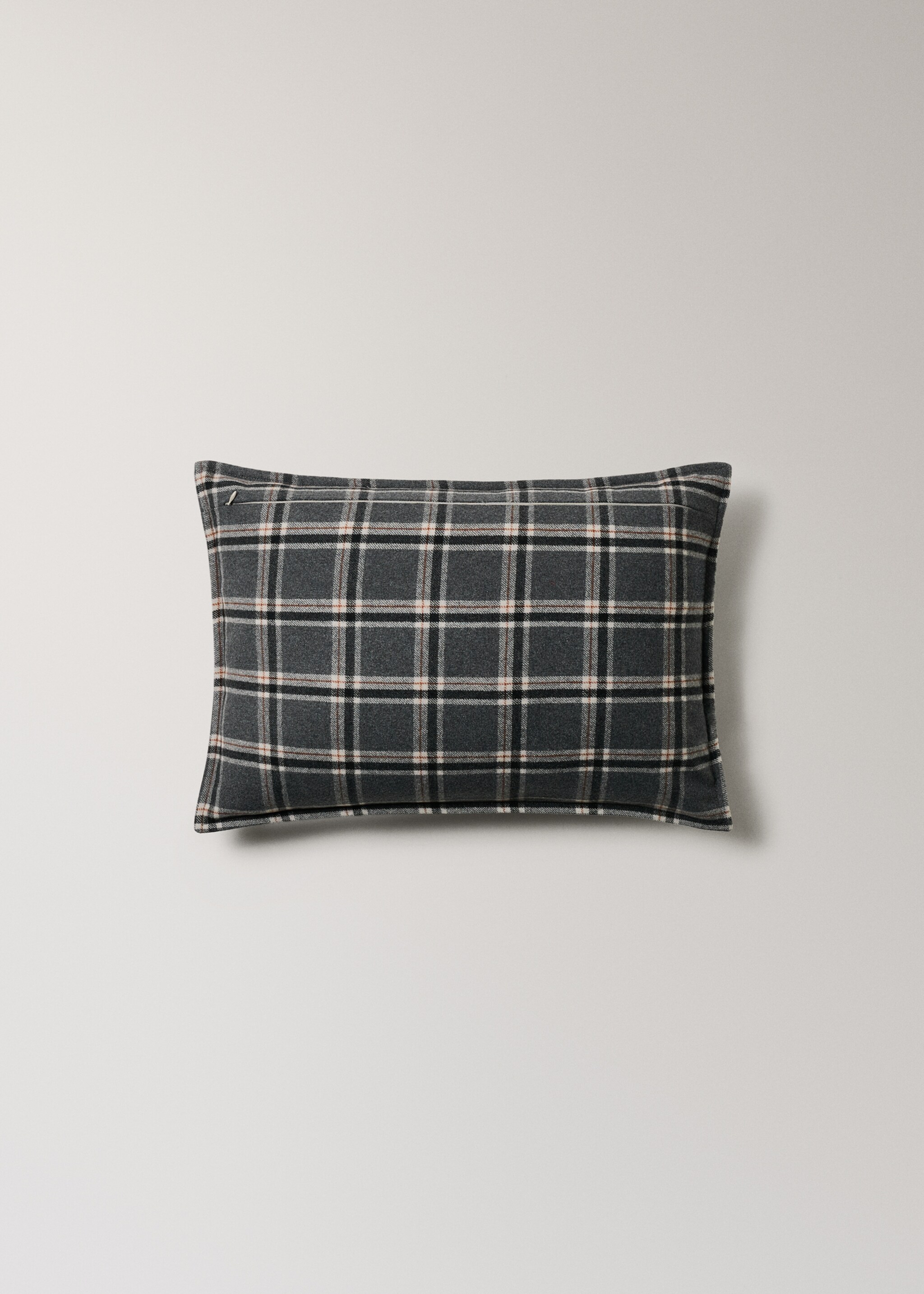 Wool check cushion cover 40x60 cm - Details of the article 4, Grey. Ref: 17047901-00.