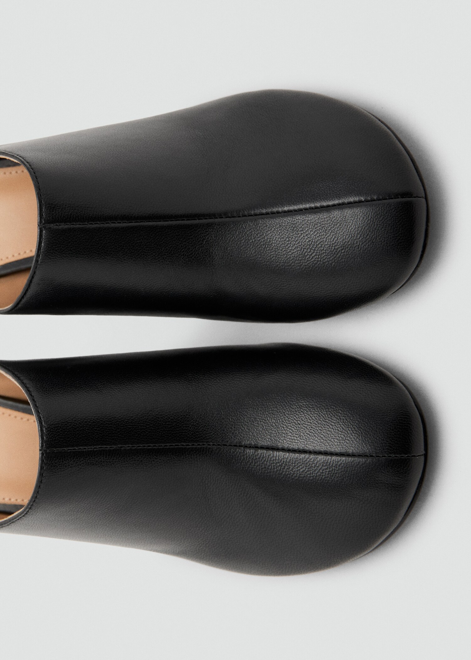 Leather heeled clogs - Details of the article 1