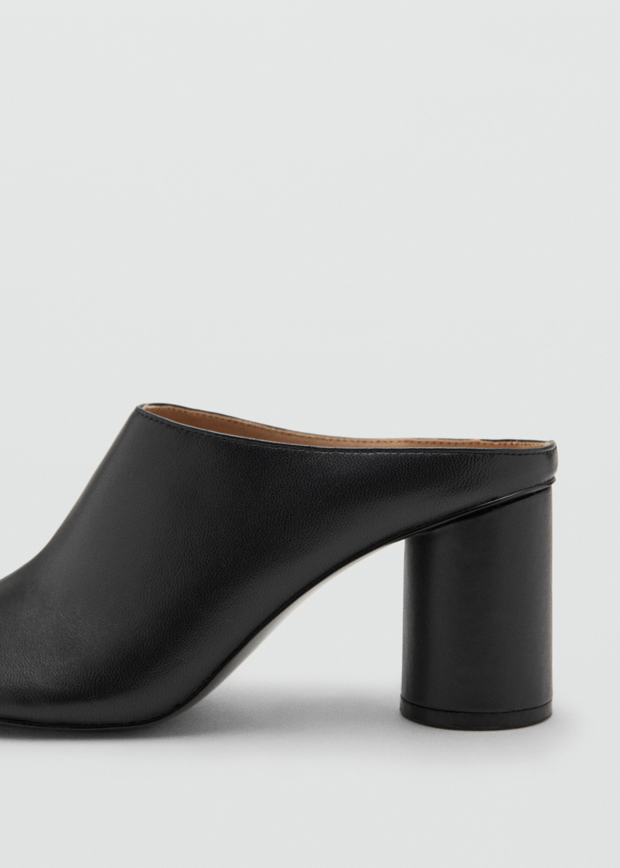 Leather heeled clogs - Details of the article 2, Black. Ref: 17047903-00.