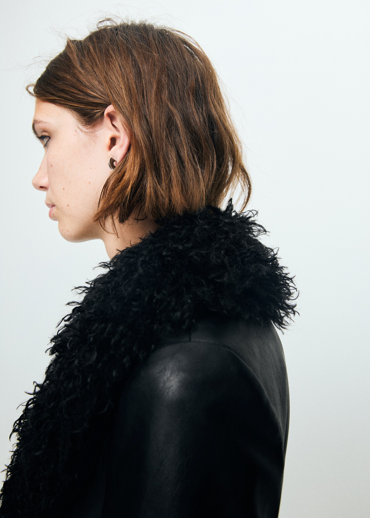Combined faux leather coat with fur - Details of the article 1