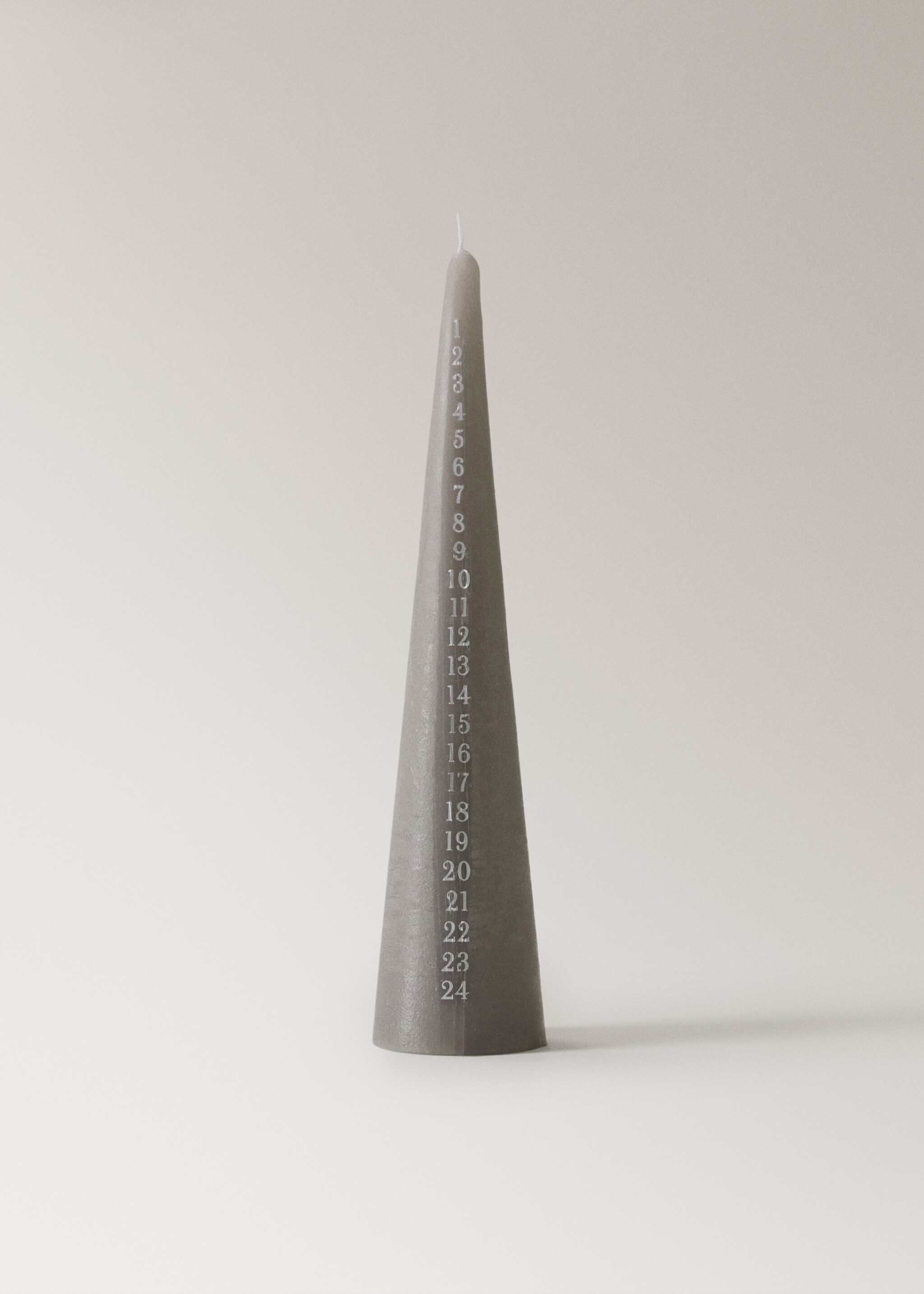 Dekorativt kalenderljus - Artikel utan modell, Grå. Ref: 17047911-00.