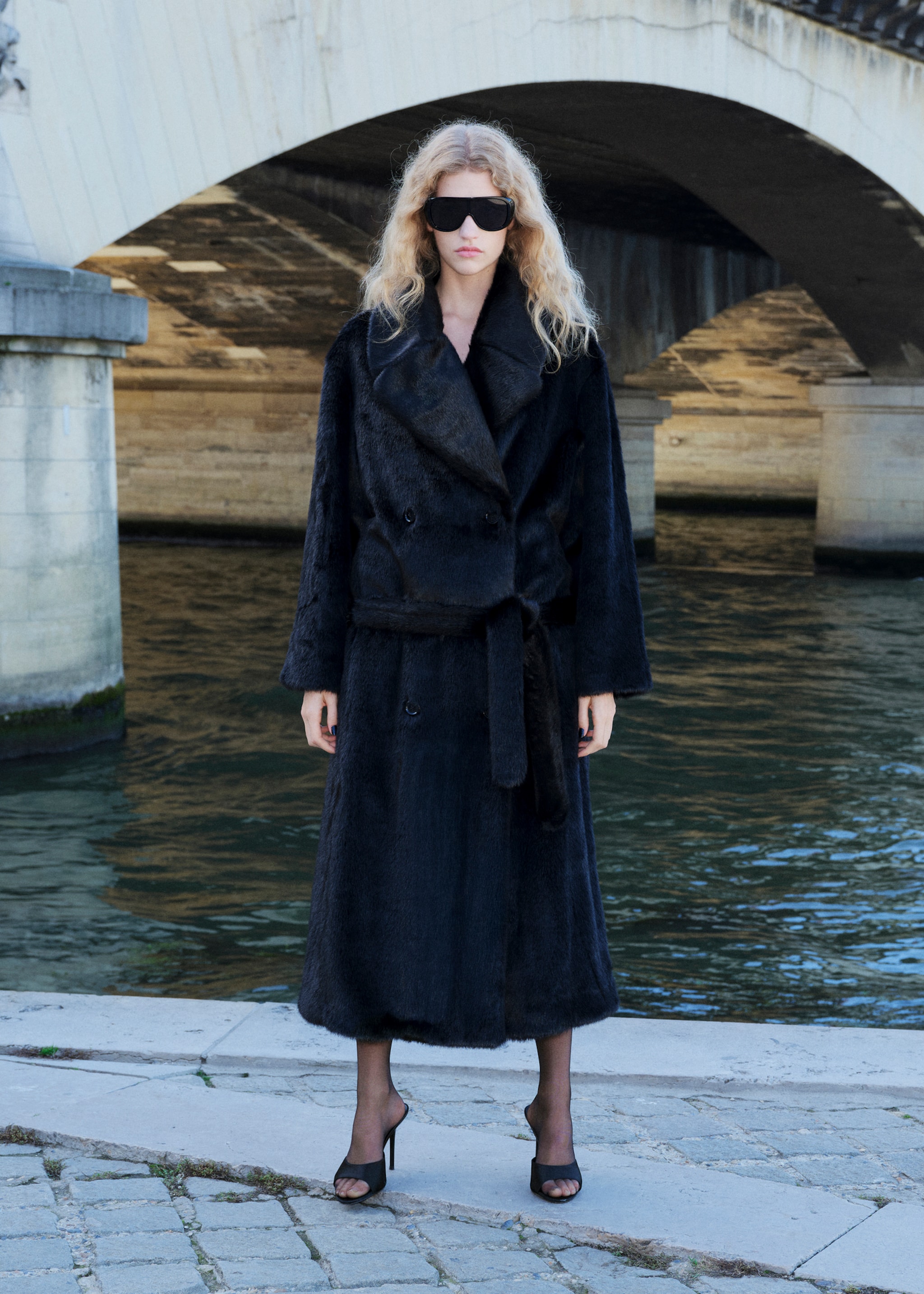 Fur-effect coat with belt - Details of the article 1, Black. Ref: 17048271-01.
