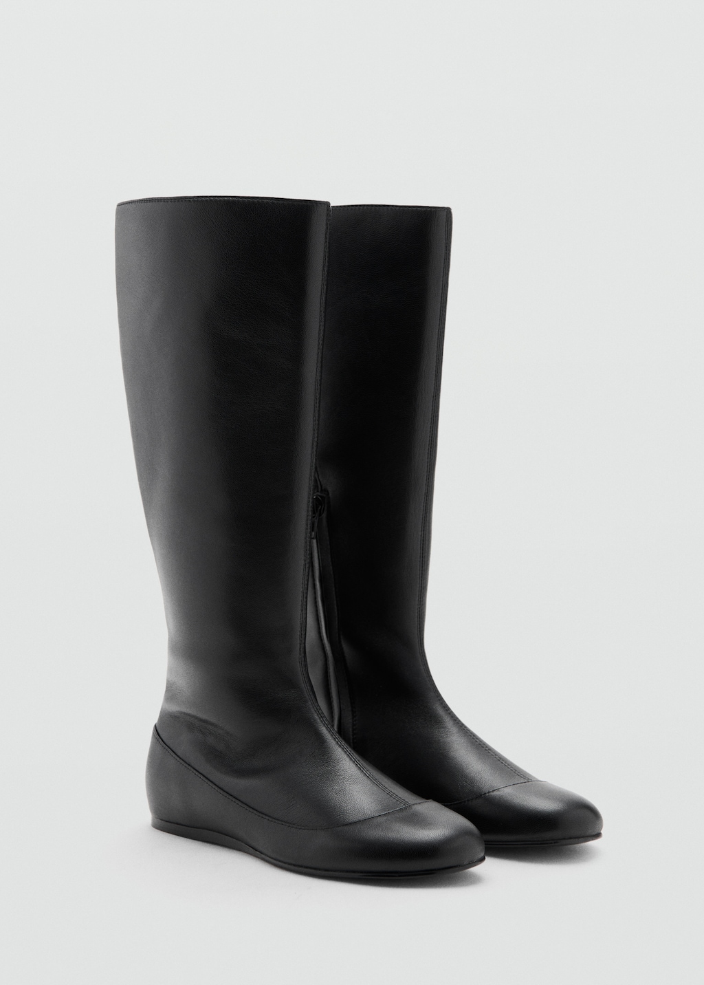 Leather boots with combined design