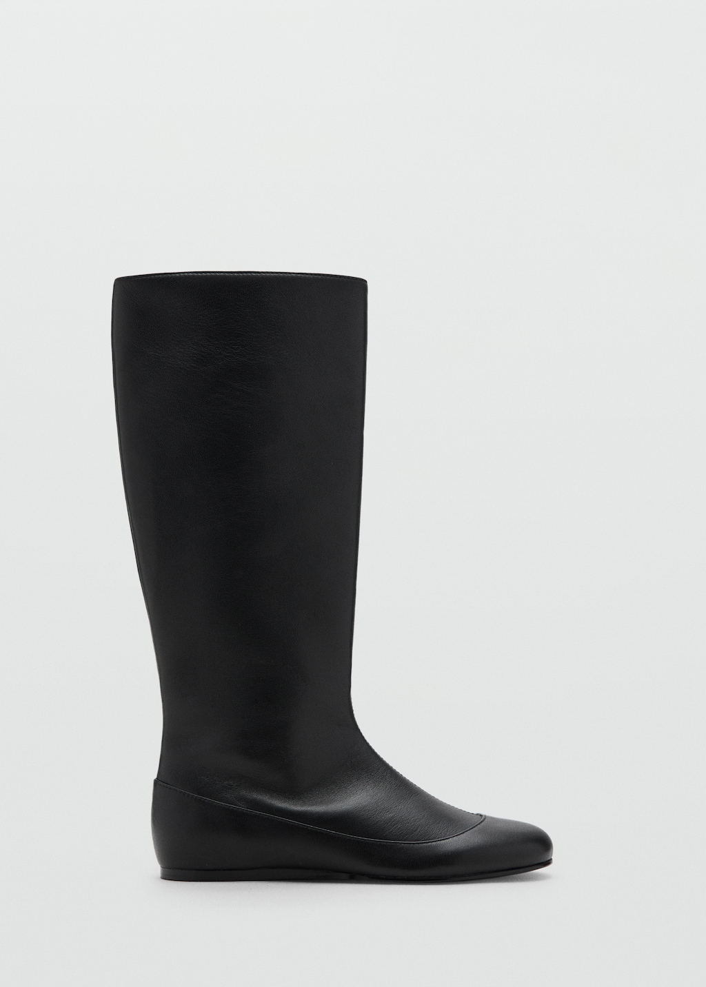 Leather boots with combined design