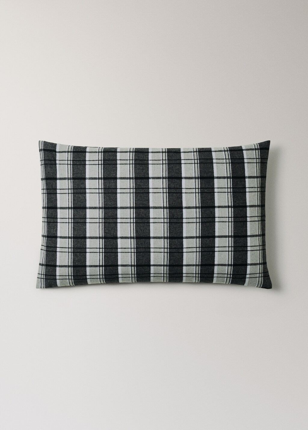 Cotton flannel pillowcase with melange threads and check print 50x75 cm