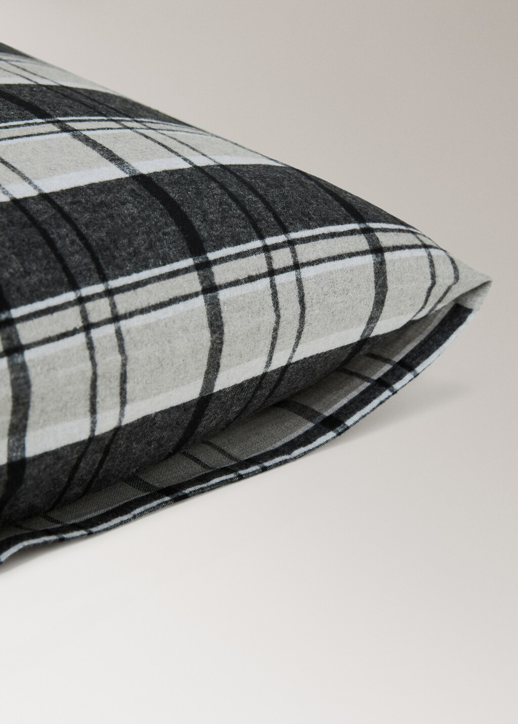 Cotton flannel pillowcase with melange threads and check print 50x75 cm