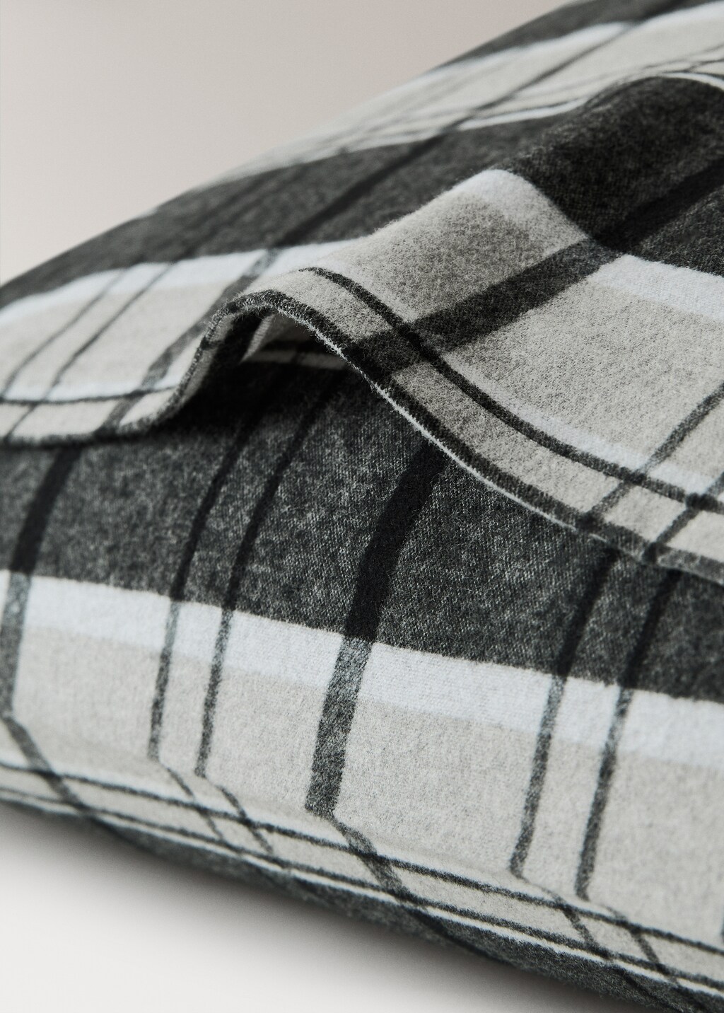 Cotton flannel pillowcase with melange threads and check print 50x75 cm