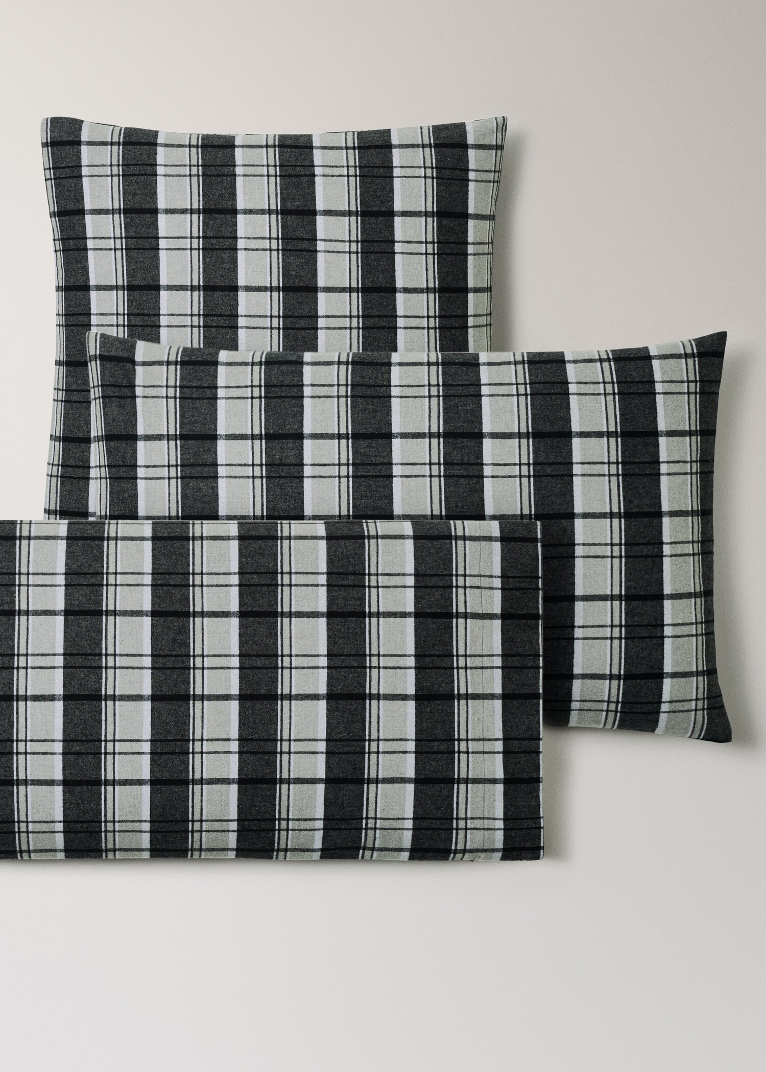 Flannel cotton melange-yarn pillowcase with check pattern 60x60 cm - Details of the article 4