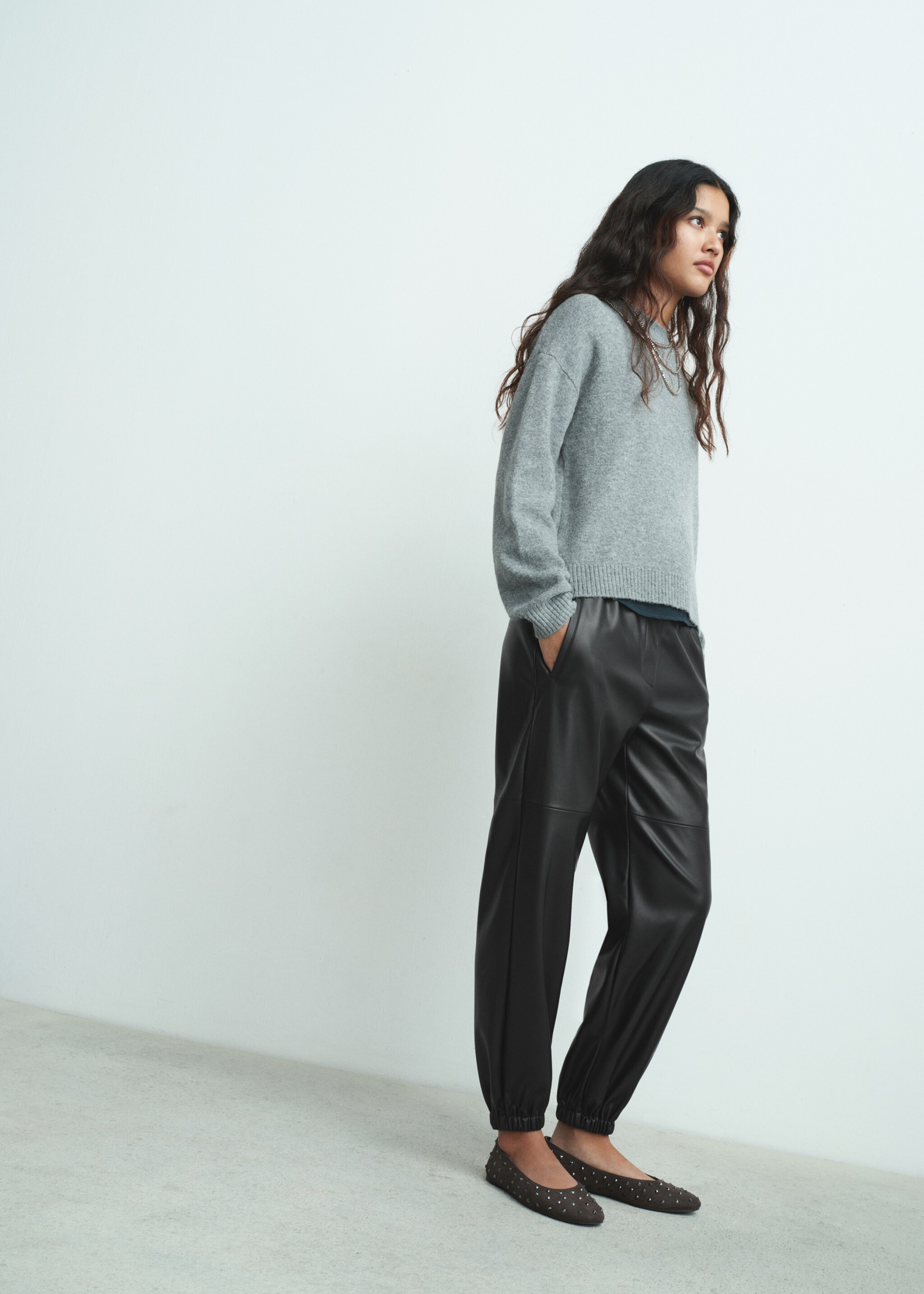 Polyester jogger pants - Details of the article 6, Black. Ref: 17048280-00.