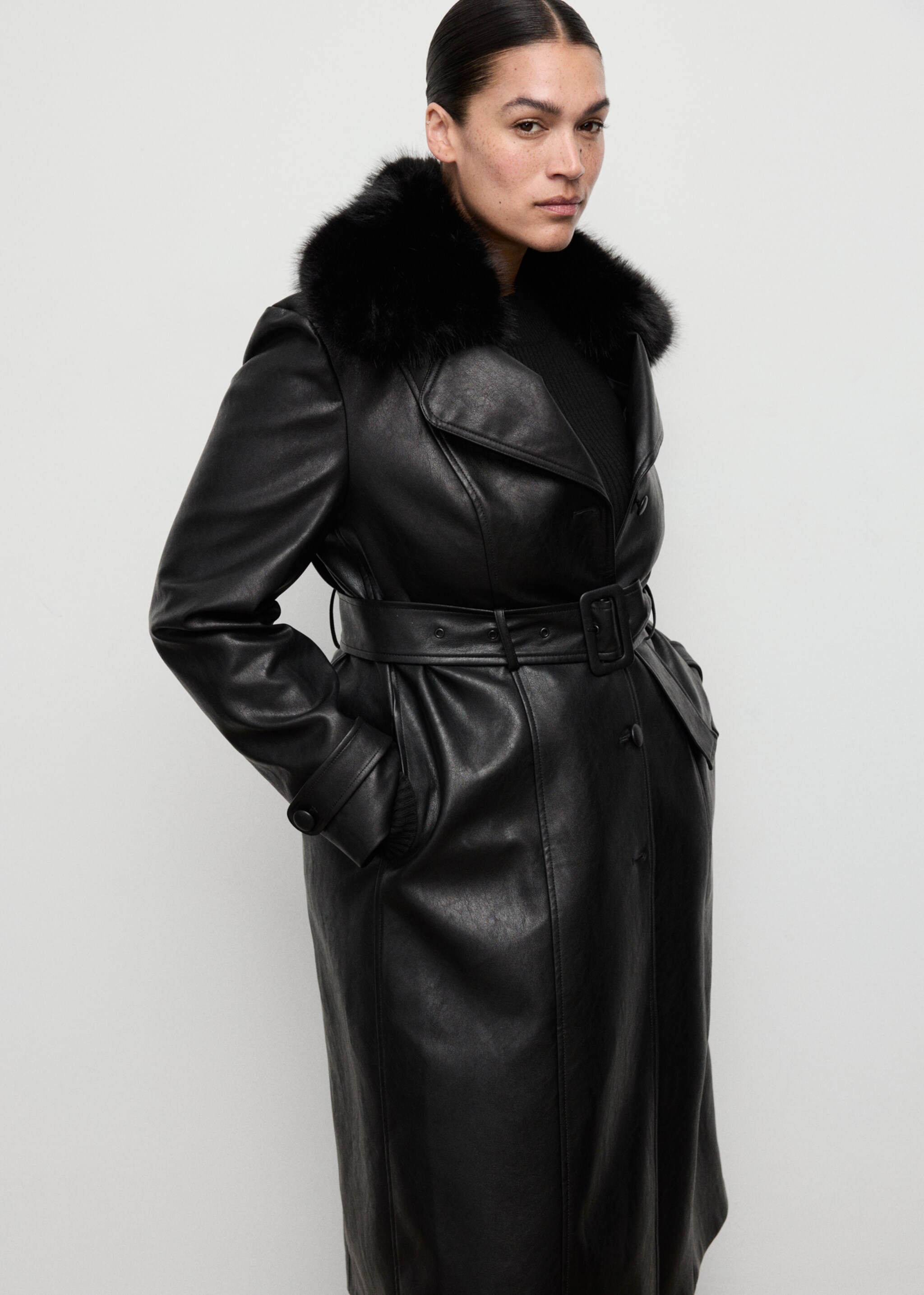 Faux leather effect coat with fur collar - Details of the article 5, Black. Ref: 17048282-00.