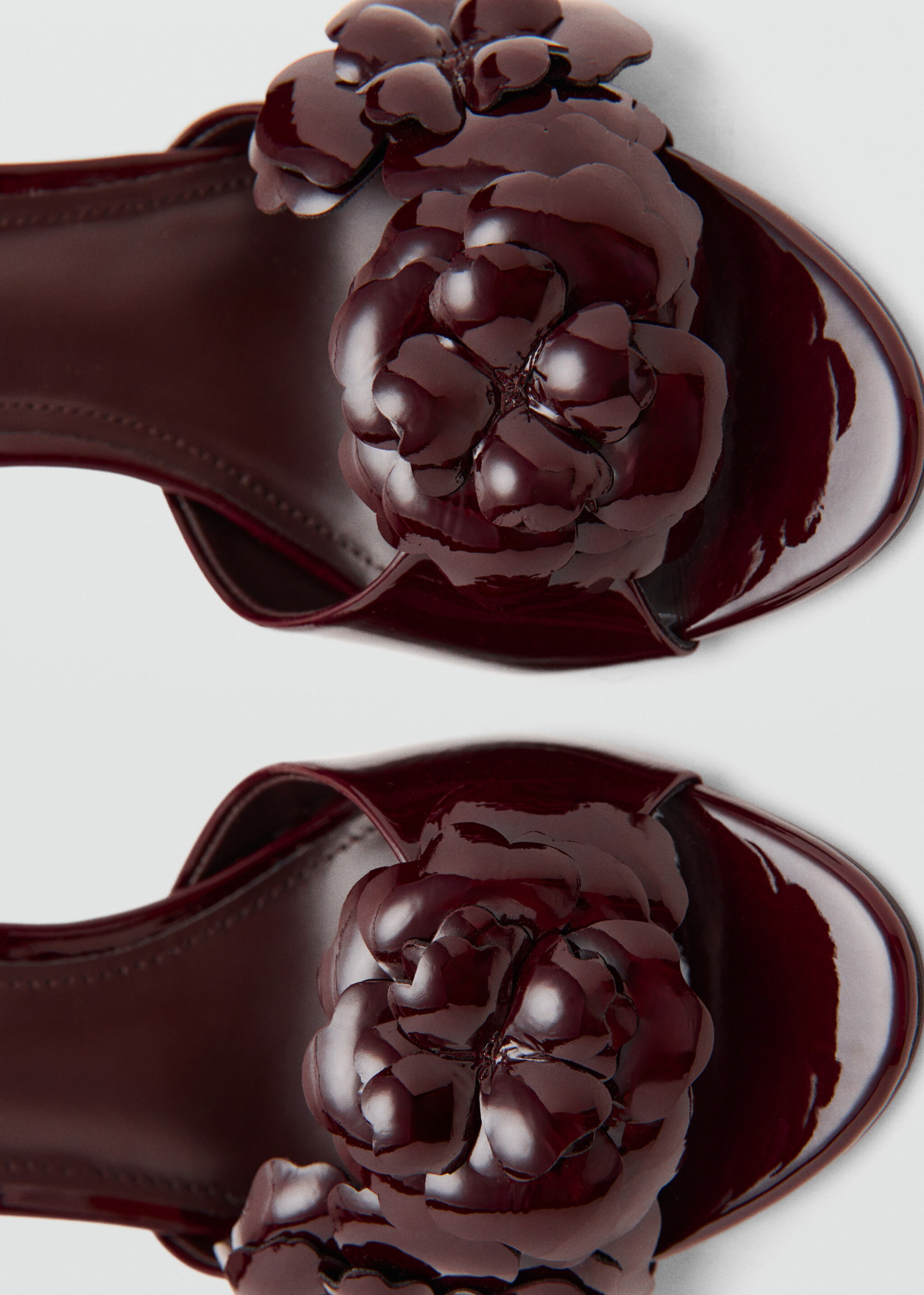 Patent leather floral heeled sandals - Details of the article 2, Chocolate. Ref: 17048636-00.