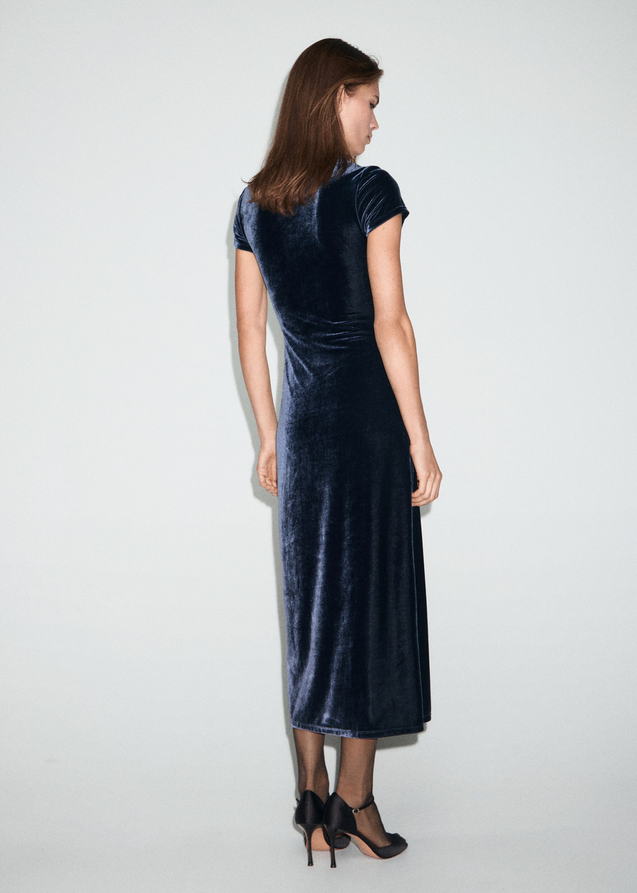 Robe en velours avec brandebourgs et ouverture - Verso de l’article, Bleu marine. Ref: 17049113-00.